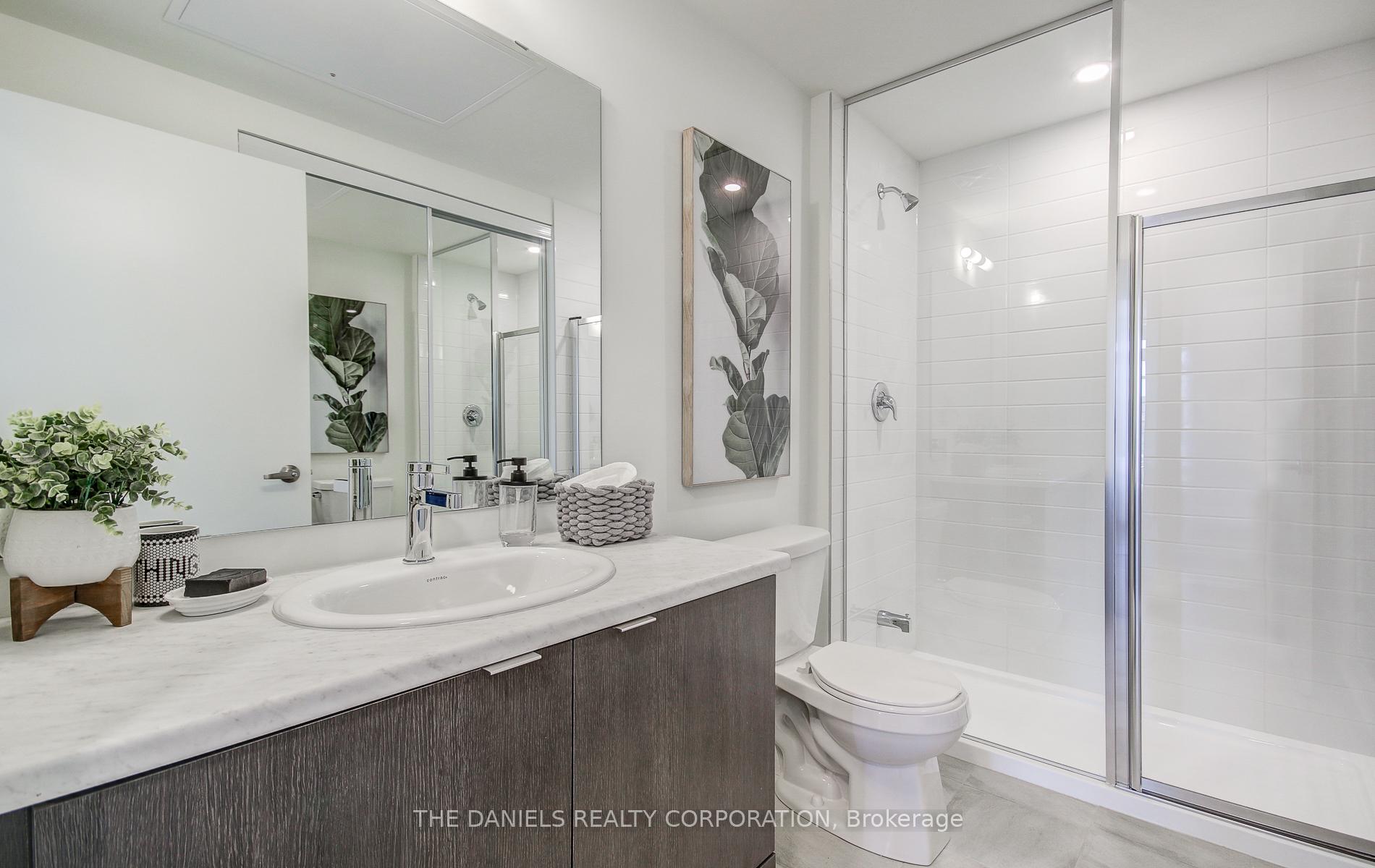 2 Bedrooms Condo at 165 Canon Jackson,  Toronto For sale