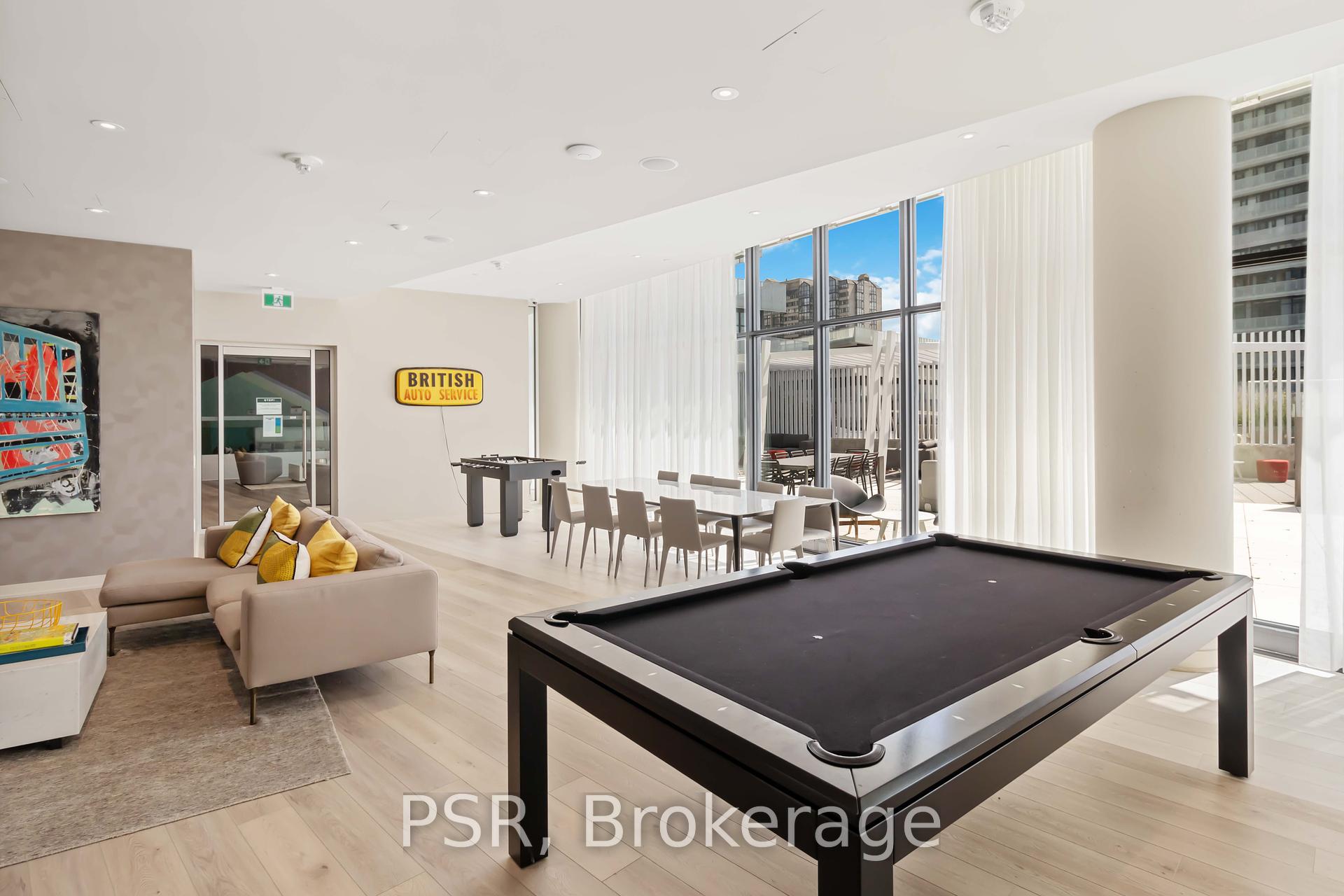 3 Bedrooms Condo at 3900 Confederation, Mississauga For sale