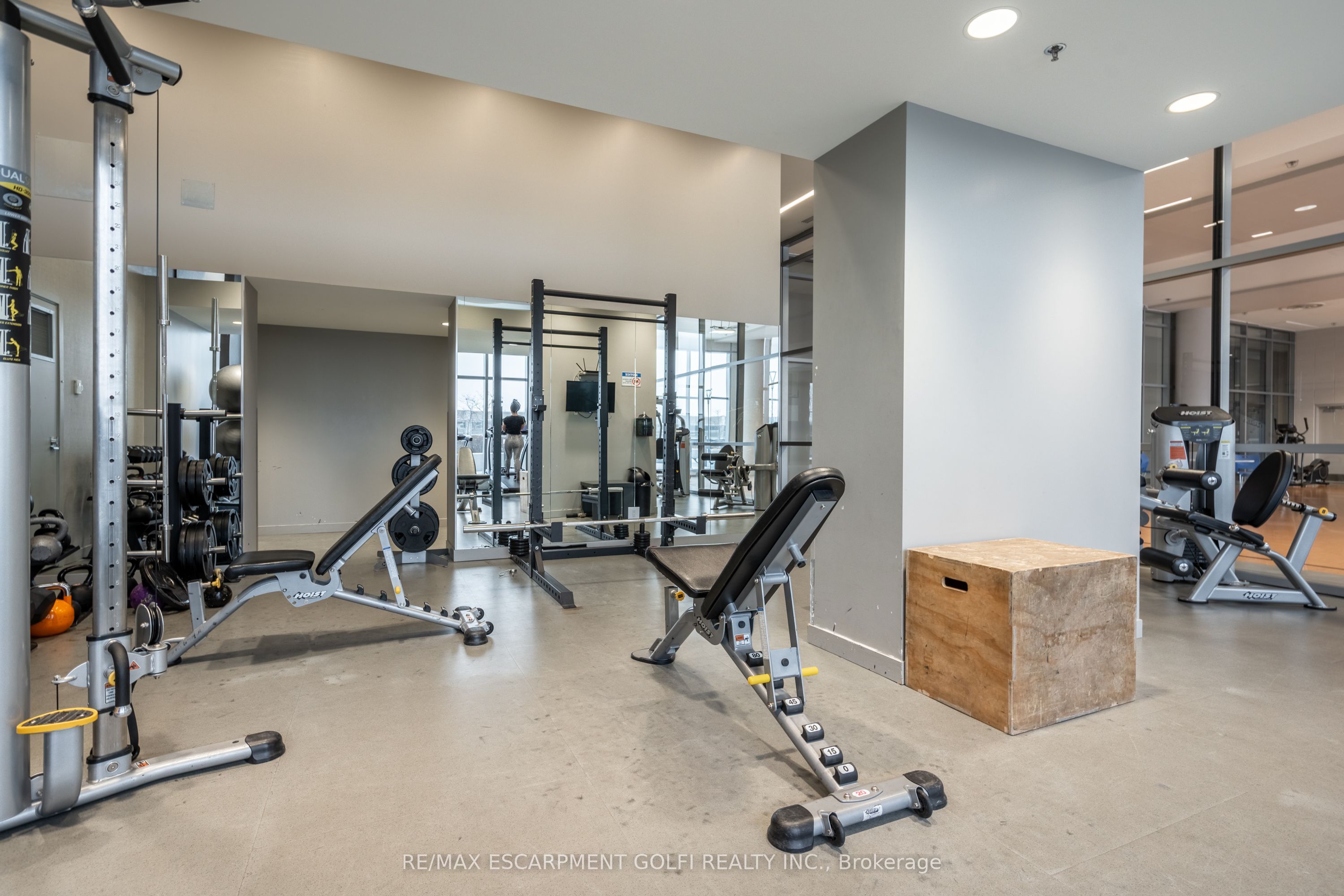 2093 Fairview Street, #408