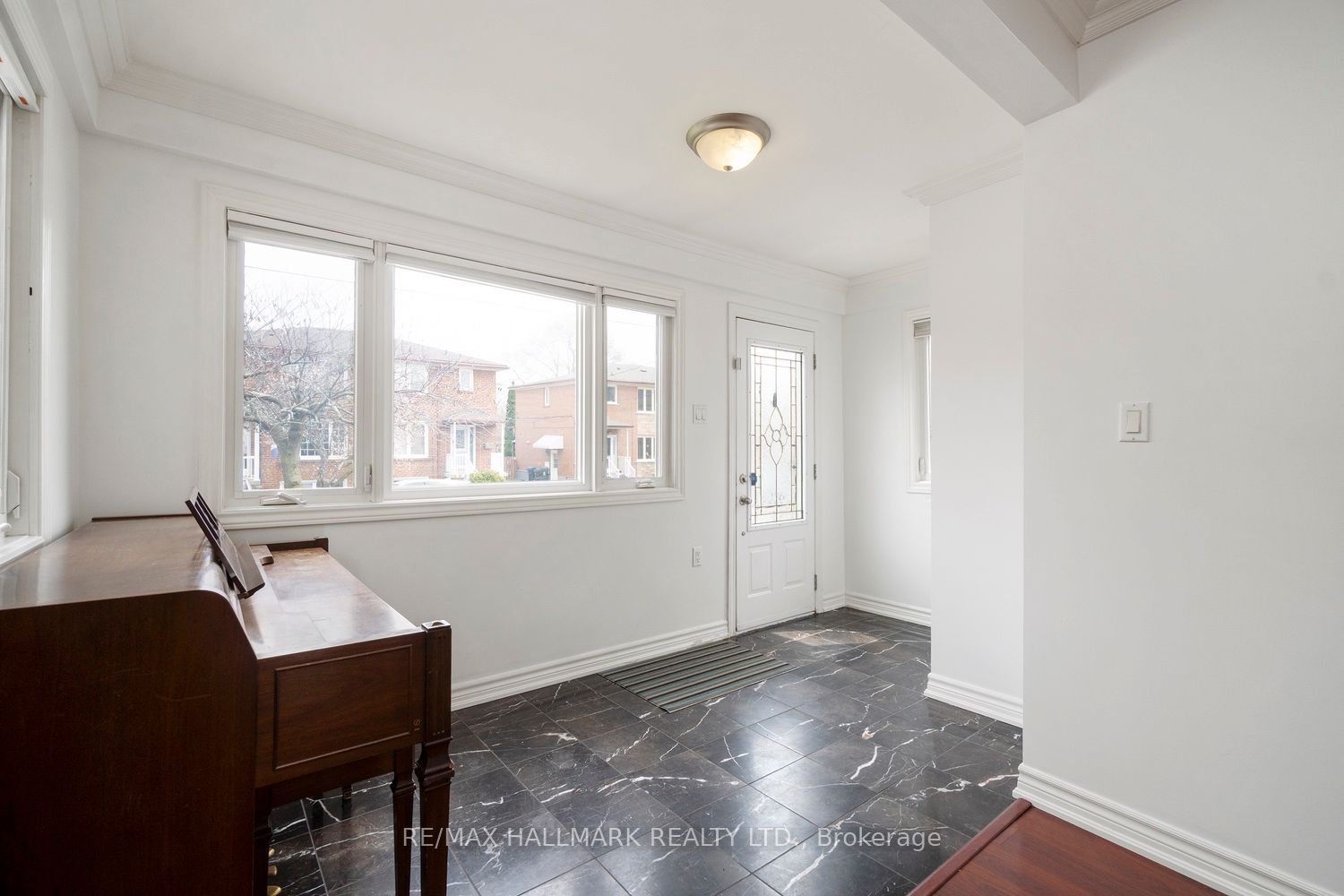 72 Gray Avenue