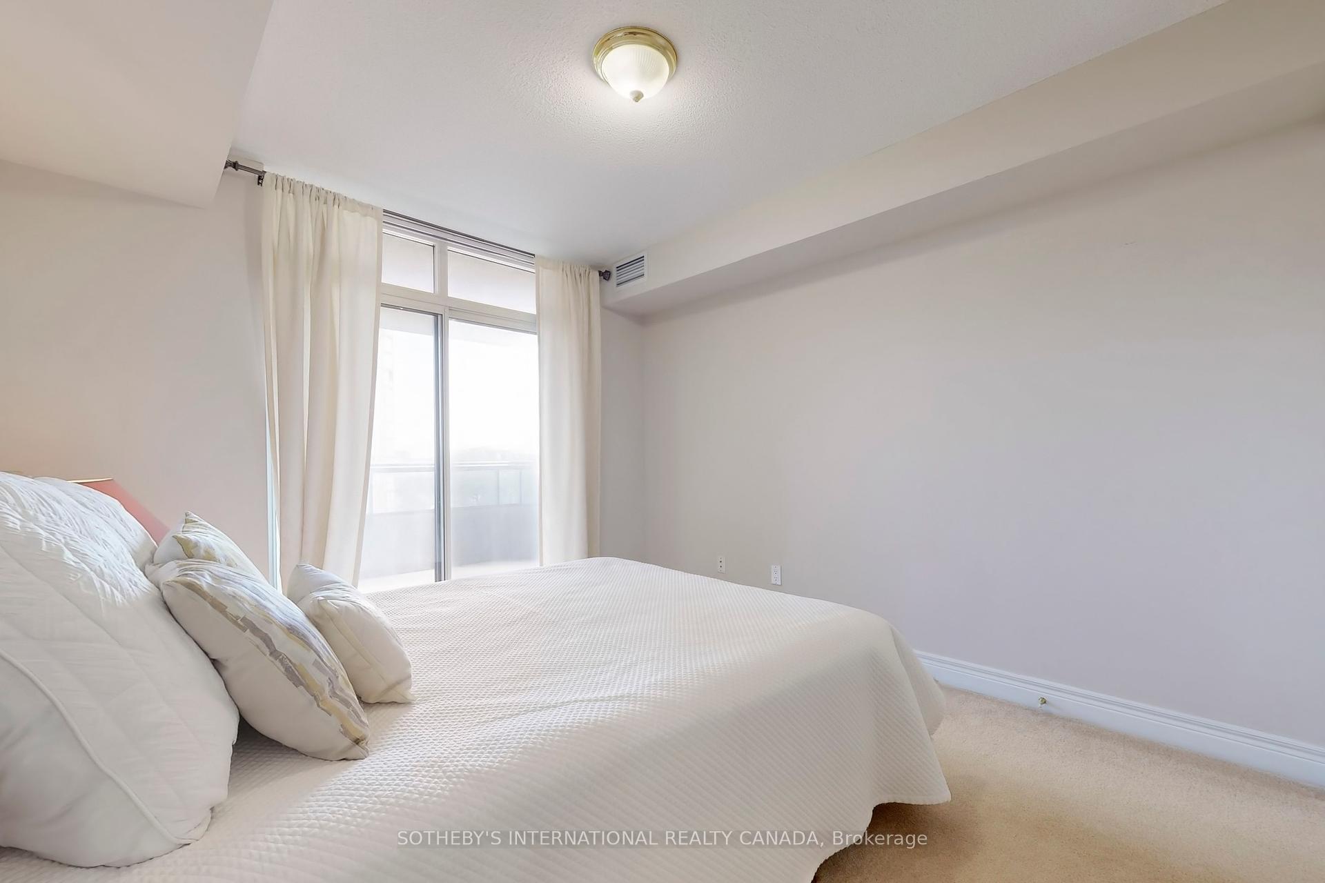 3 Bedrooms Condo at 89 Skymark, Toronto For sale