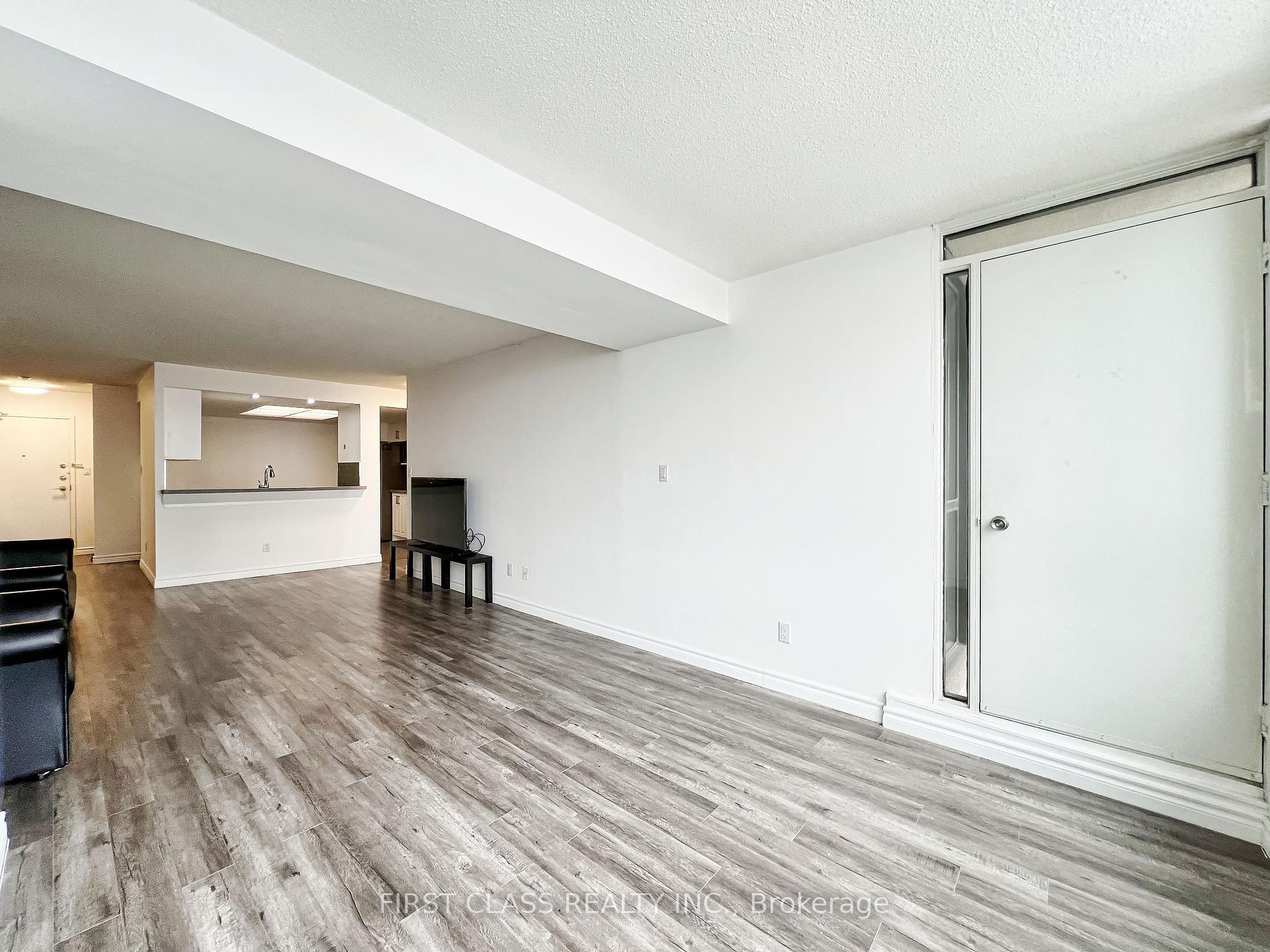 3 Bedrooms Condo at 275 Bamburgh, Toronto For sale