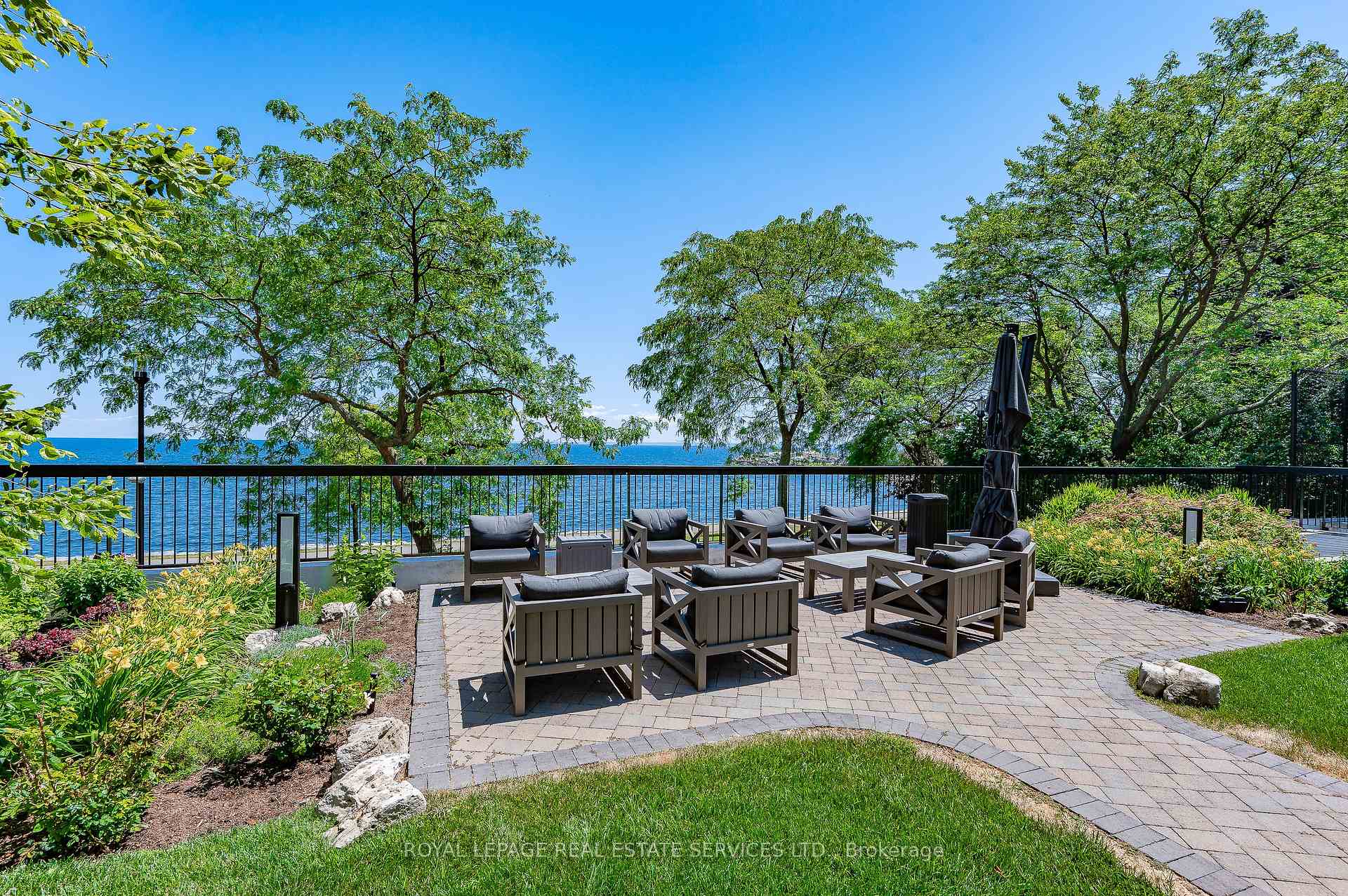 2 Bedrooms Condo at 2180 Marine,  Oakville For sale