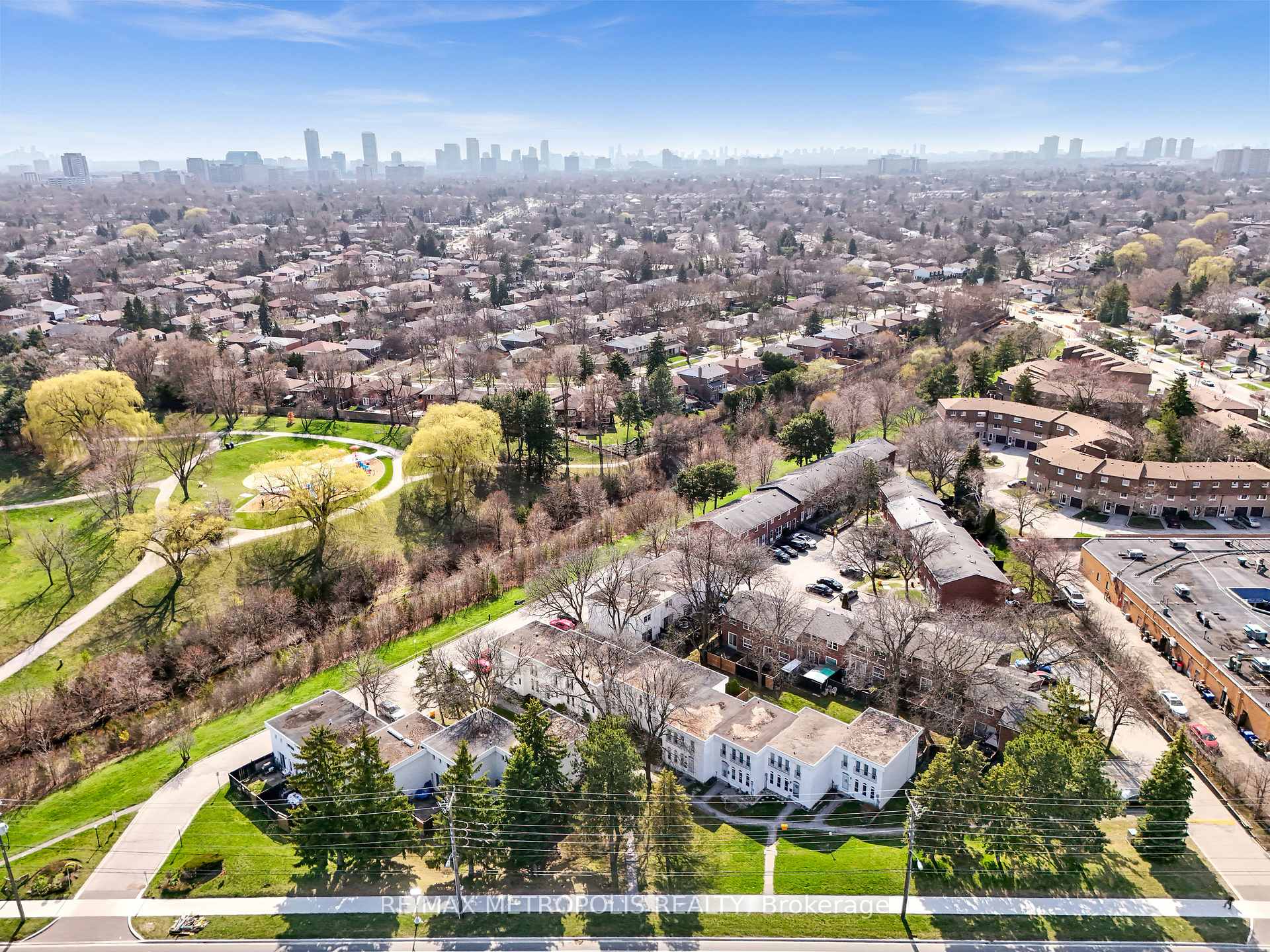 4 Bedrooms Condo at 2550 Birchmount, Toronto For sale