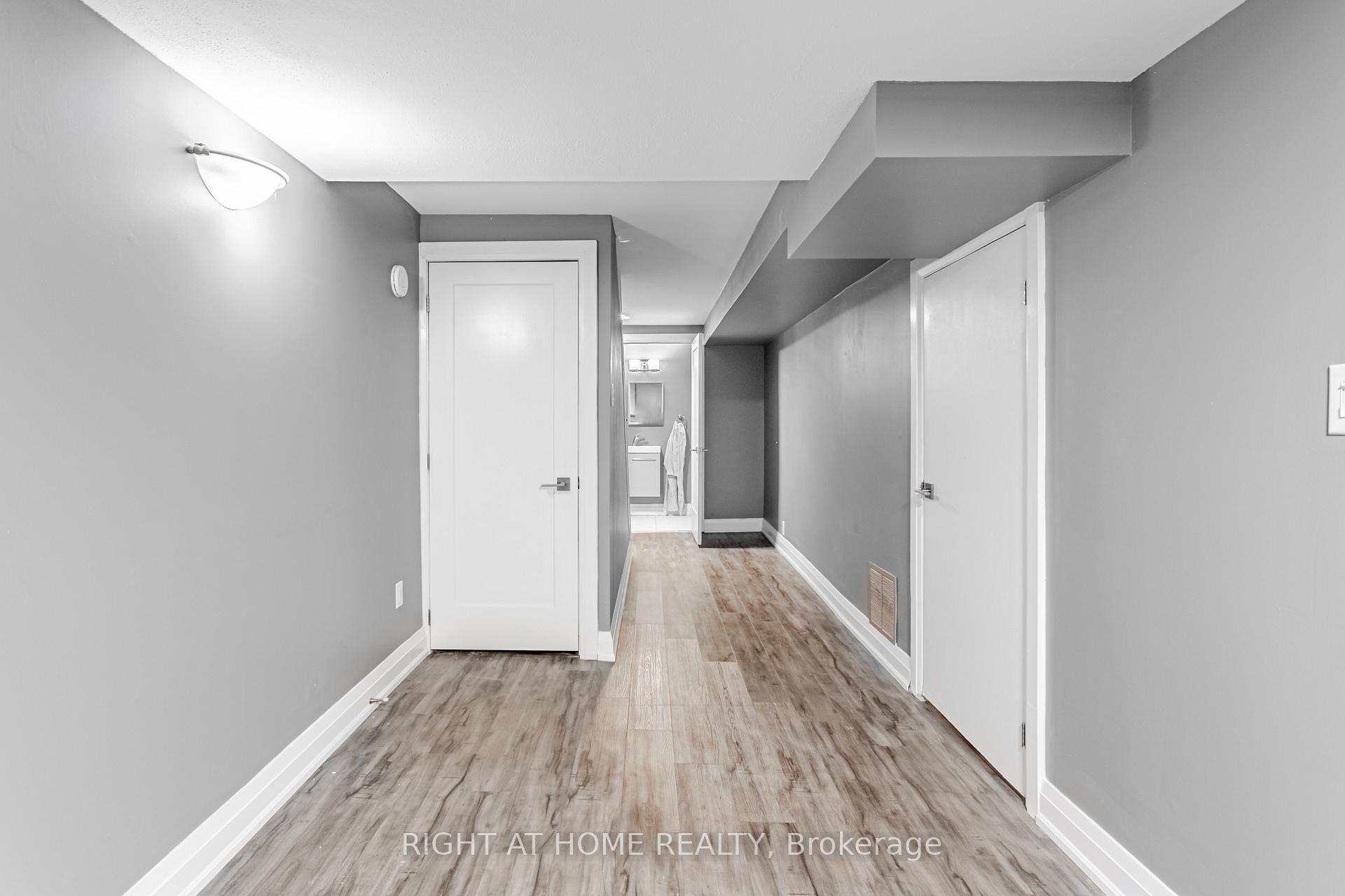 3 Bedrooms Condo at 3345 Silverado, Mississauga For sale