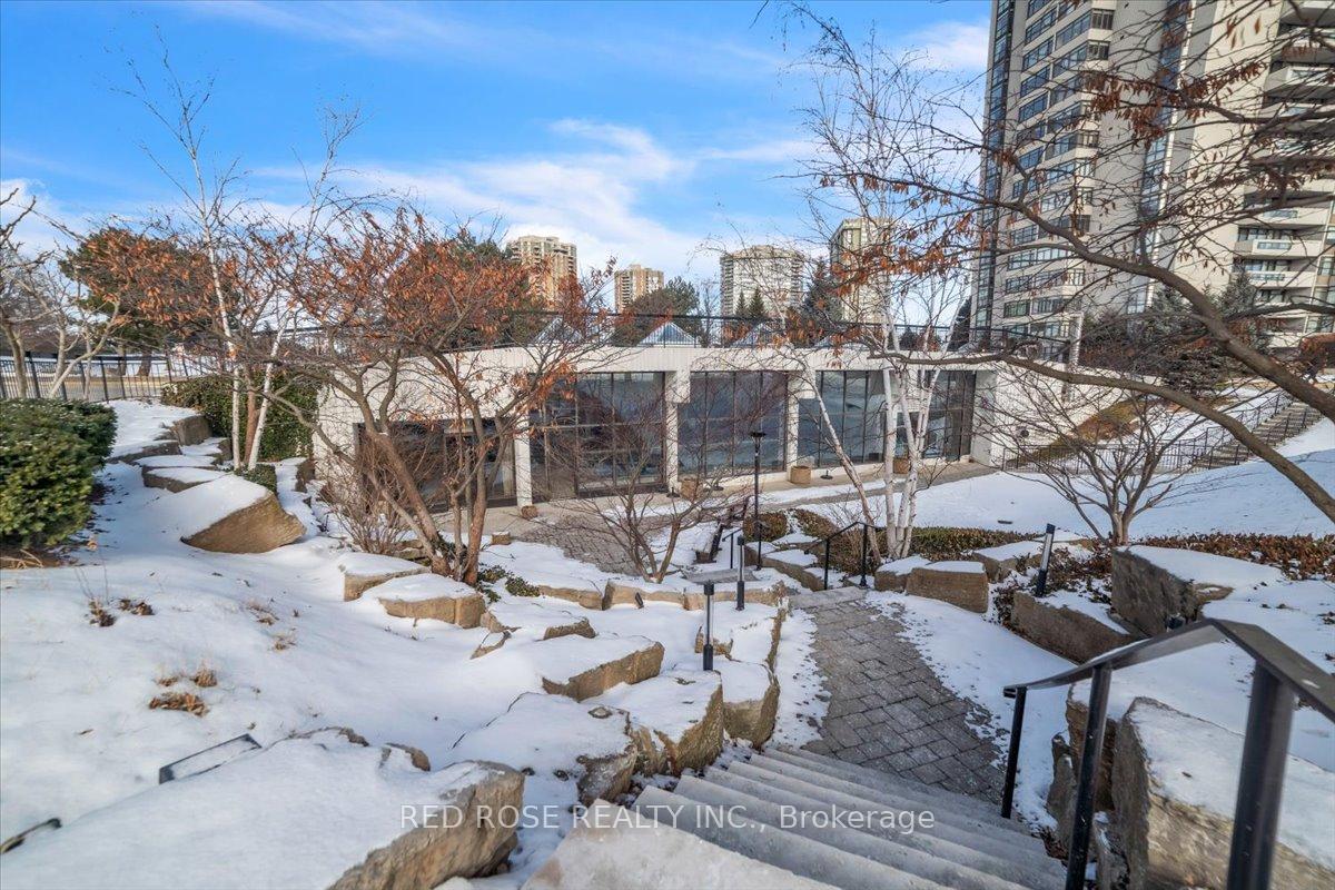 3 Bedrooms Condo at 3303 Don Mills,  Toronto For sale