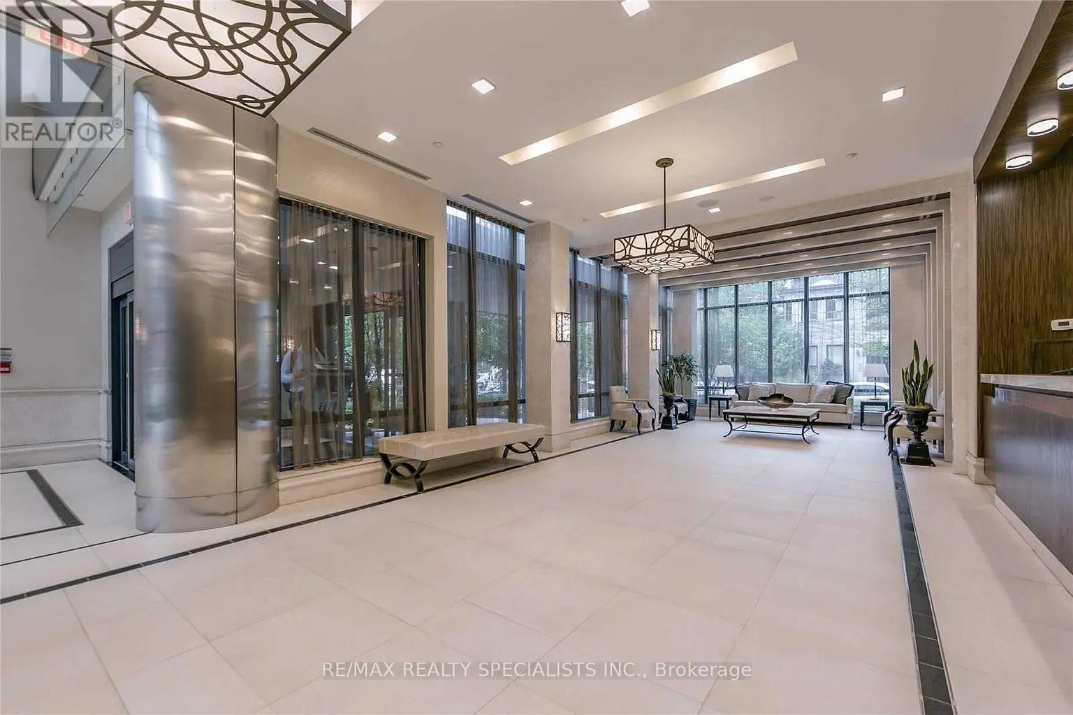 2 Bedrooms Condo at 28 Linden, Toronto For sale