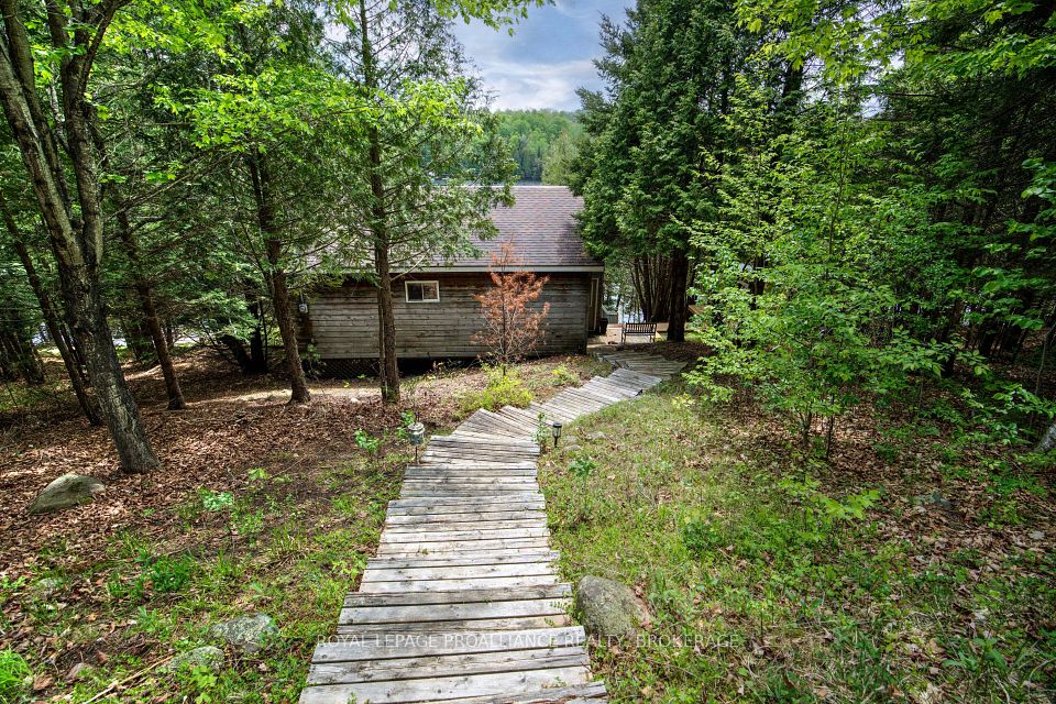 49 Bay Ridge Lane, Westport, ON K0G 1X0