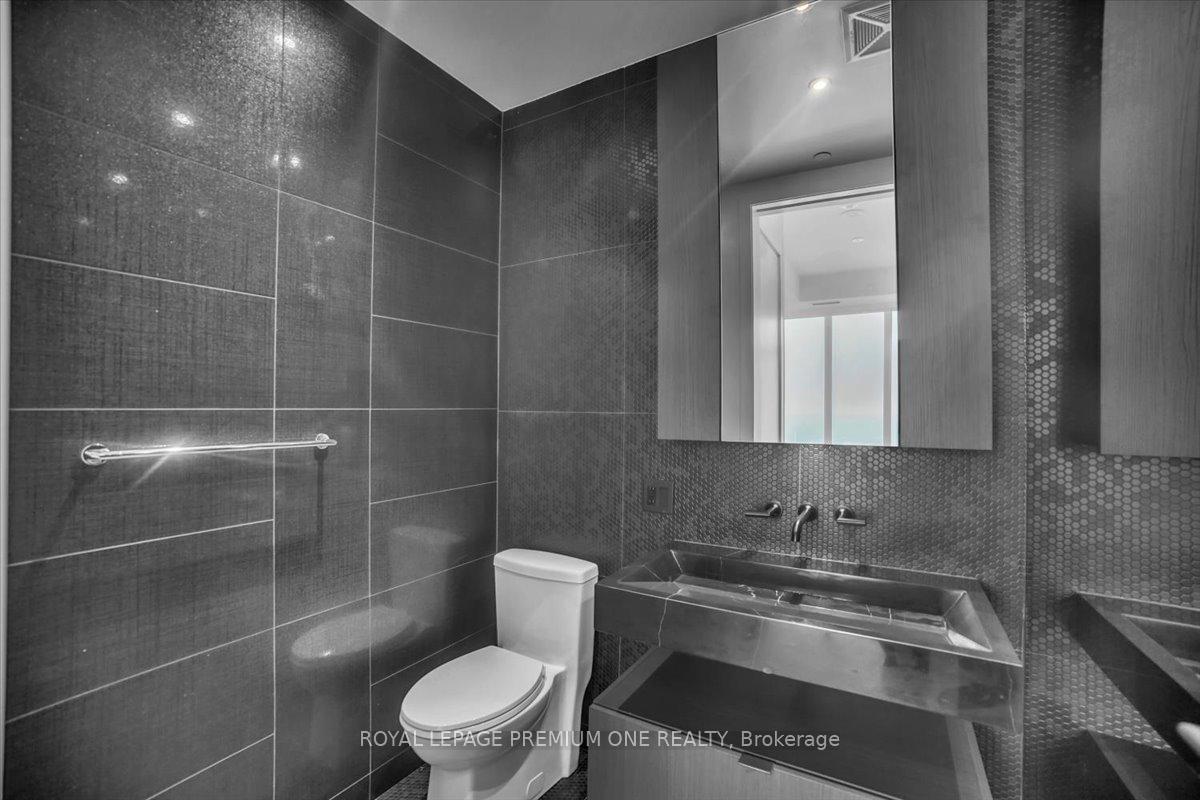 2 Bedrooms Condo at 11 Yorkville, Toronto For sale