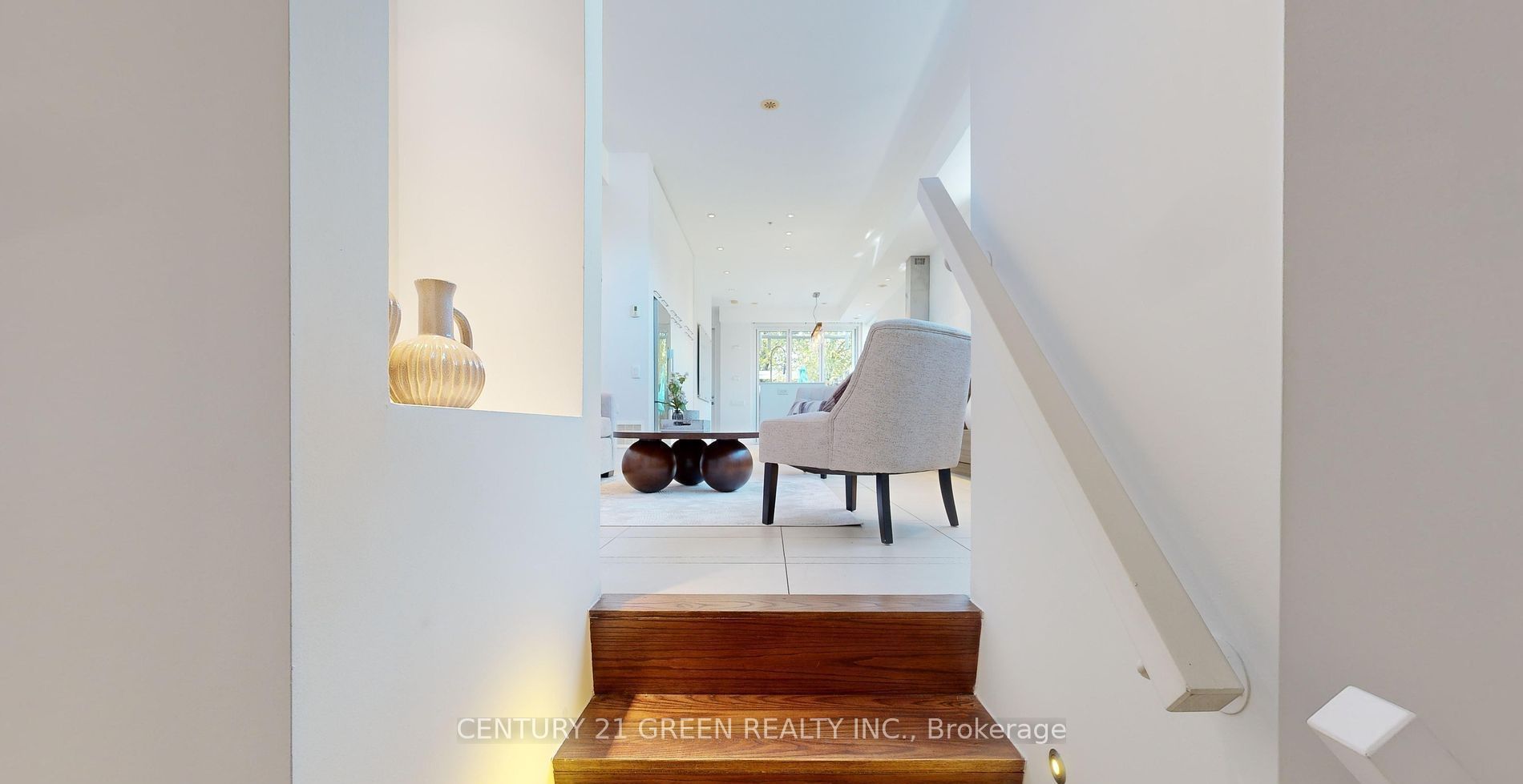 56 Lippincott Street, #8