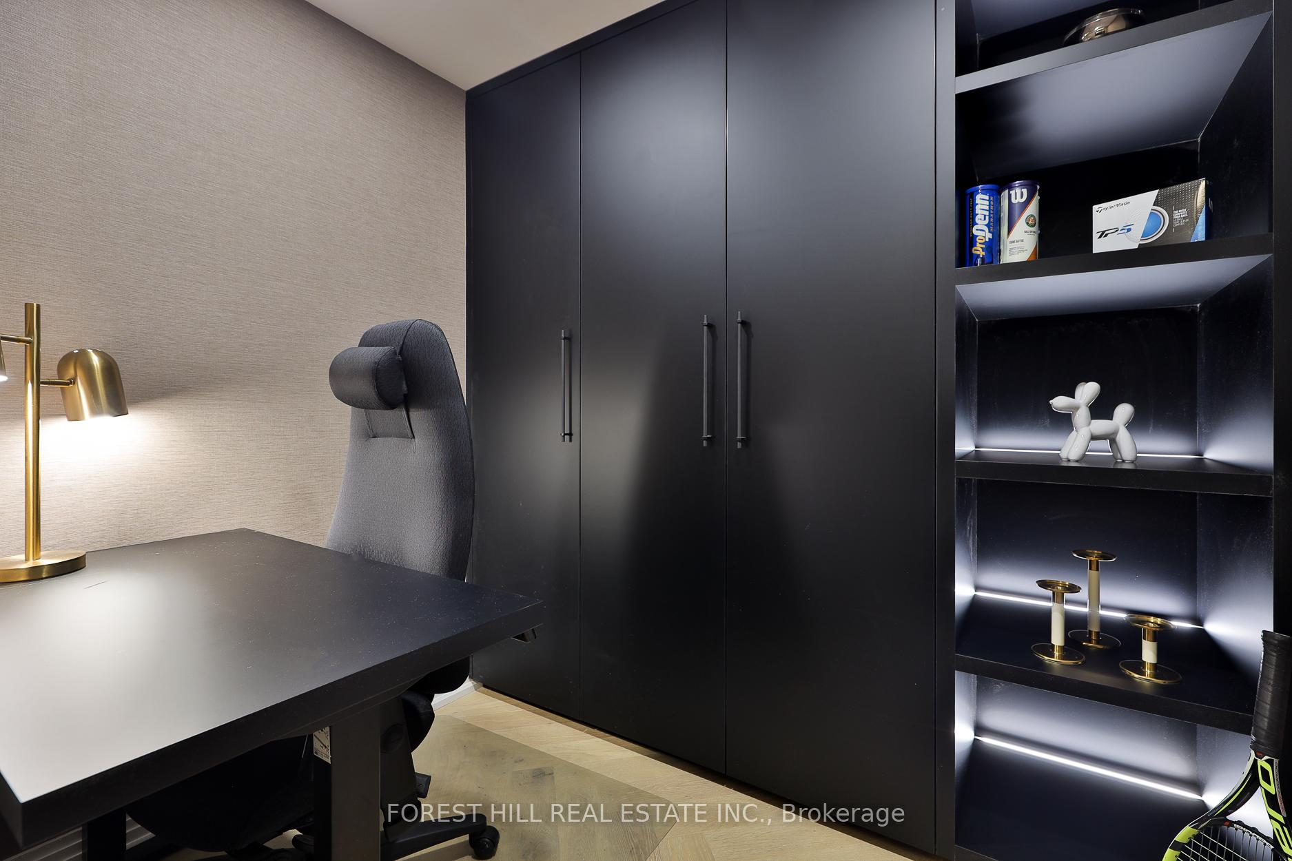 2 Bedrooms Condo at 1 Benvenuto, Toronto For sale