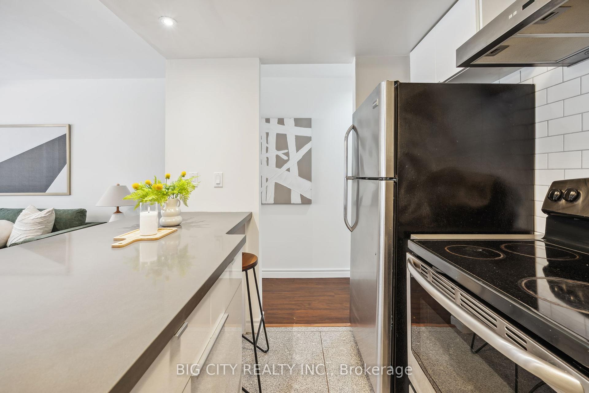 1 Bedroom Condo at 570 Wellington, Toronto For sale