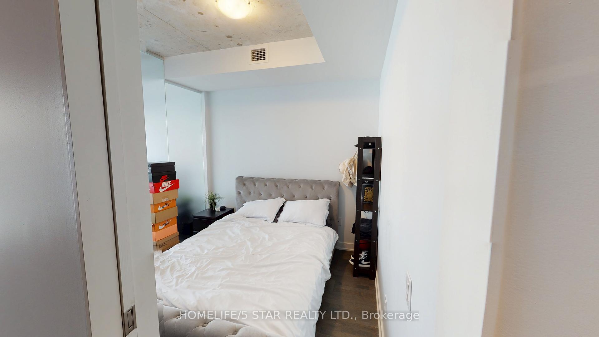 1 Bedroom Condo at 38 Stewart, Toronto For sale