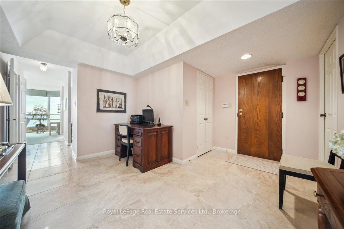 2 Bedrooms Condo at 2180 Marine, Oakville For sale