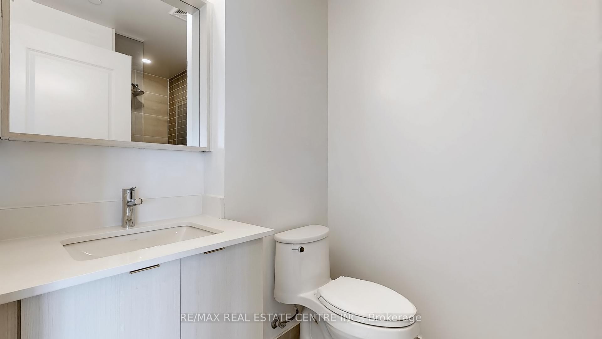 3 Bedrooms Condo at 4655 Metcalfe,  Mississauga For sale