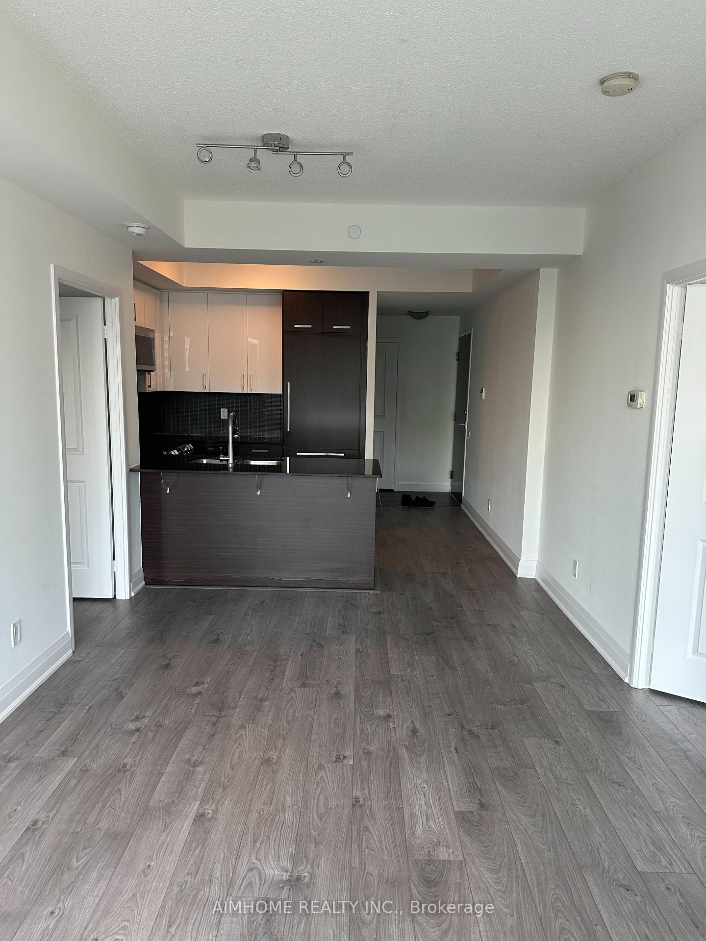 3 Bedrooms Condo at 5168 YONGE, Toronto For sale
