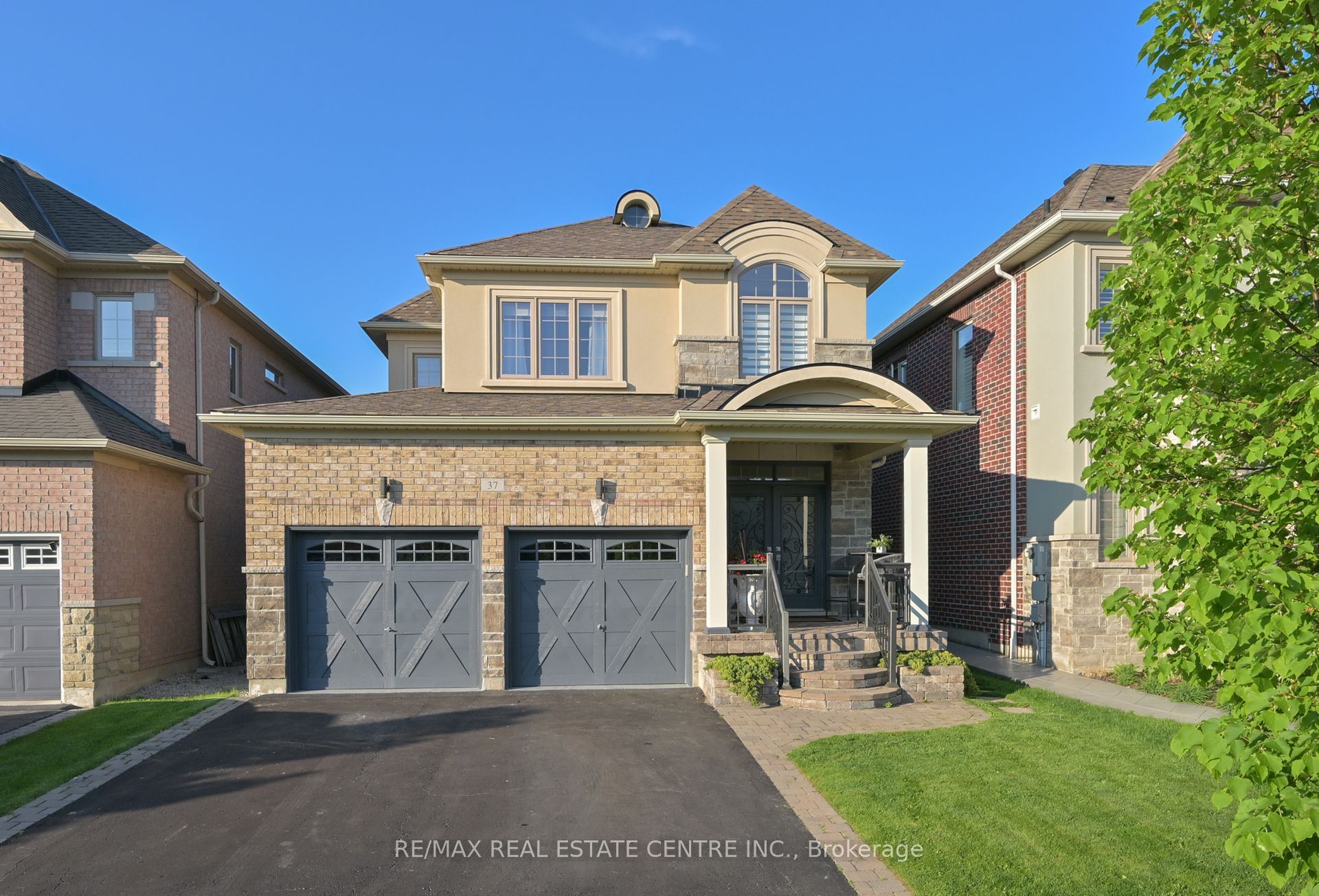 37 Silver Pond Drive, Halton Hills, ON L7G 0G6