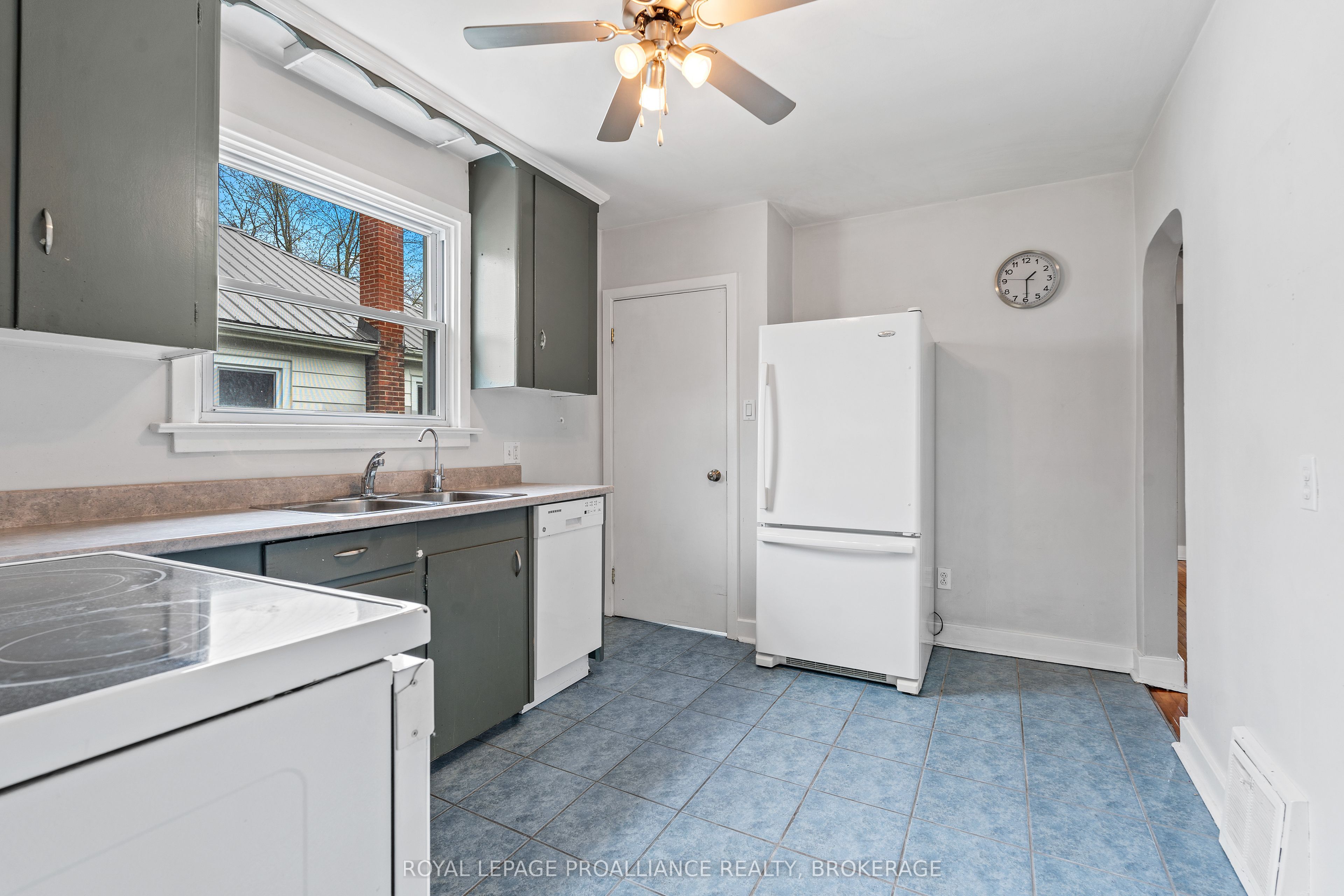 172 Carruthers Avenue