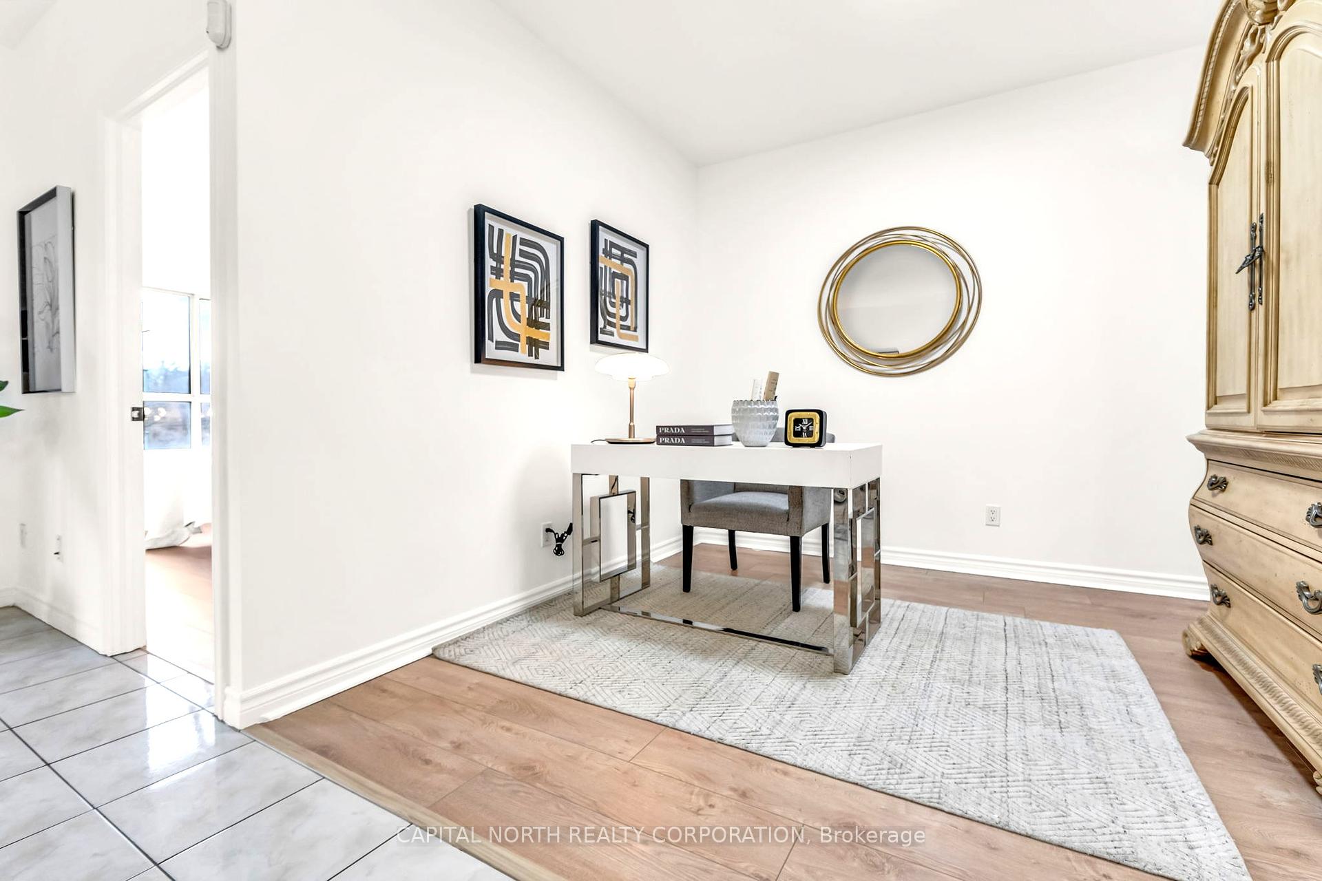 3 Bedrooms Condo at 33 Wallace, Vaughan For sale