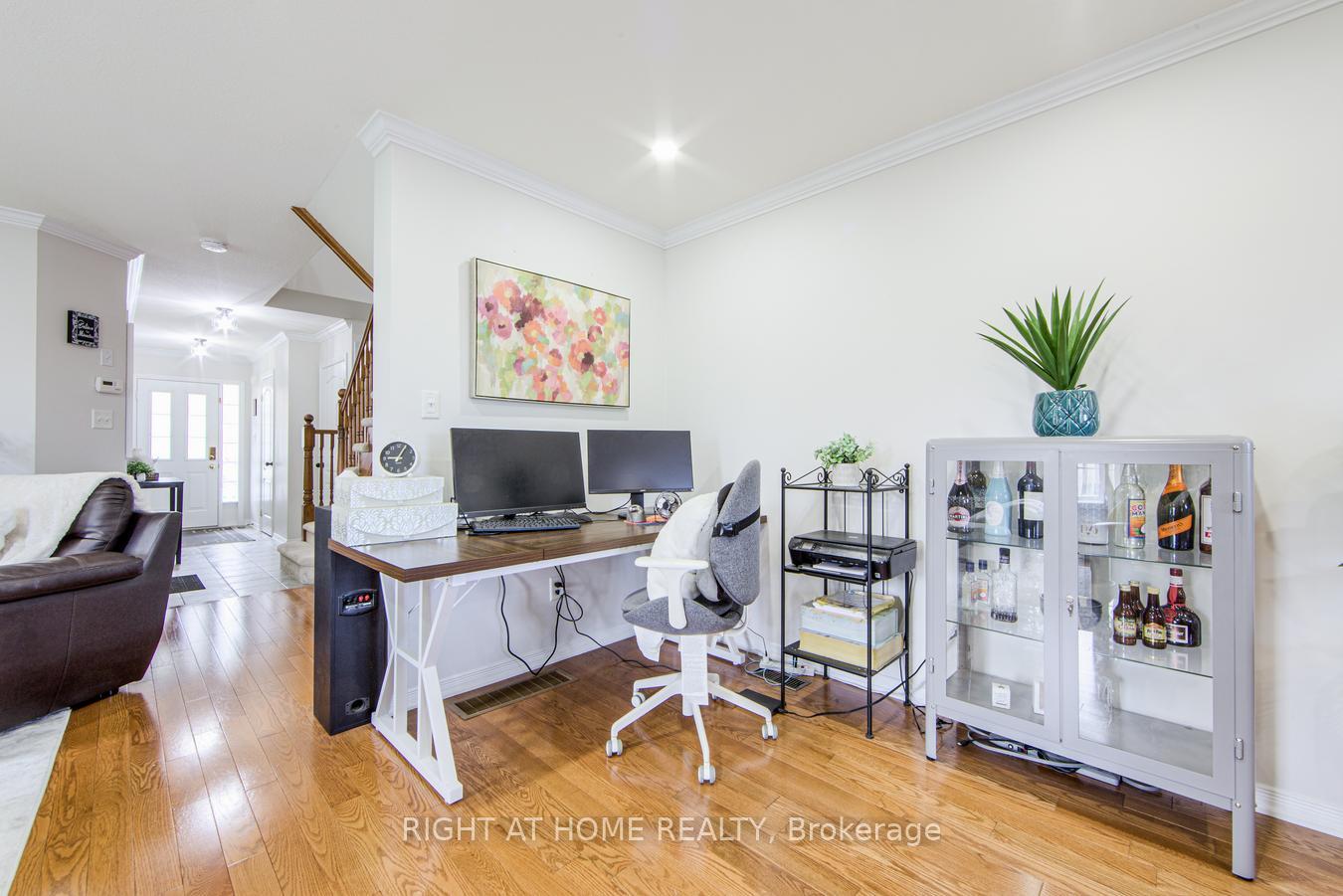3 Bedrooms Condo at 7 Southside, Hamilton For sale