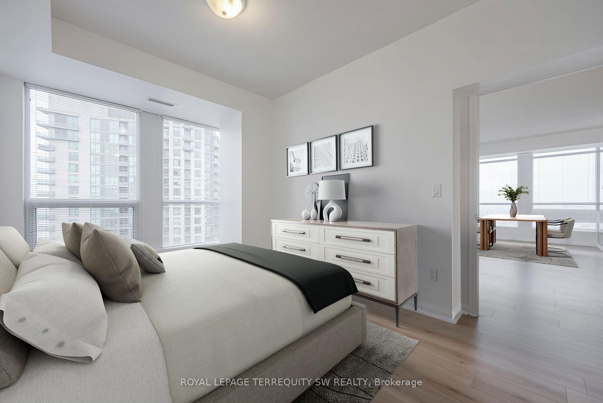 3 Bedrooms Condo at 628 Fleet, Toronto For sale
