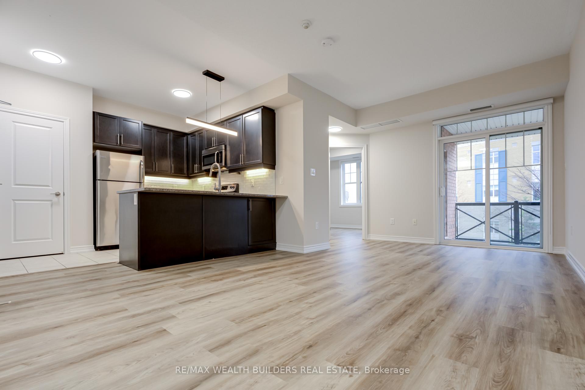 2 Bedrooms Condo at 2333 Sawgrass, Oakville For sale