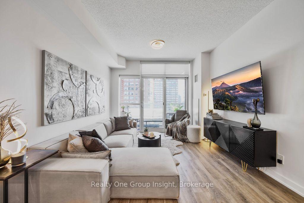 1 Bedroom Condo at 551 Maple,  Burlington For sale