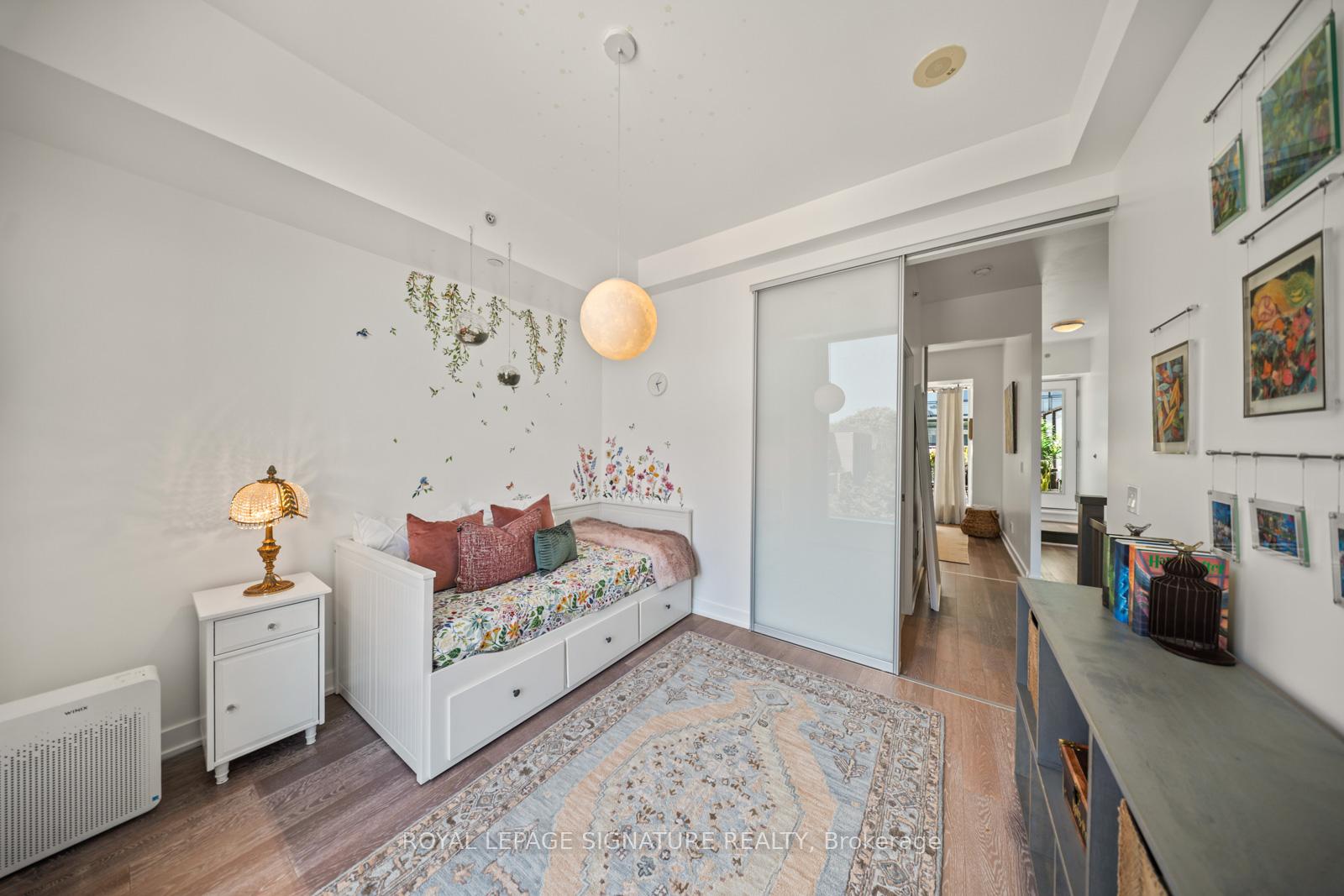 2 Bedrooms Condo at 1190 Dundas, Toronto For sale