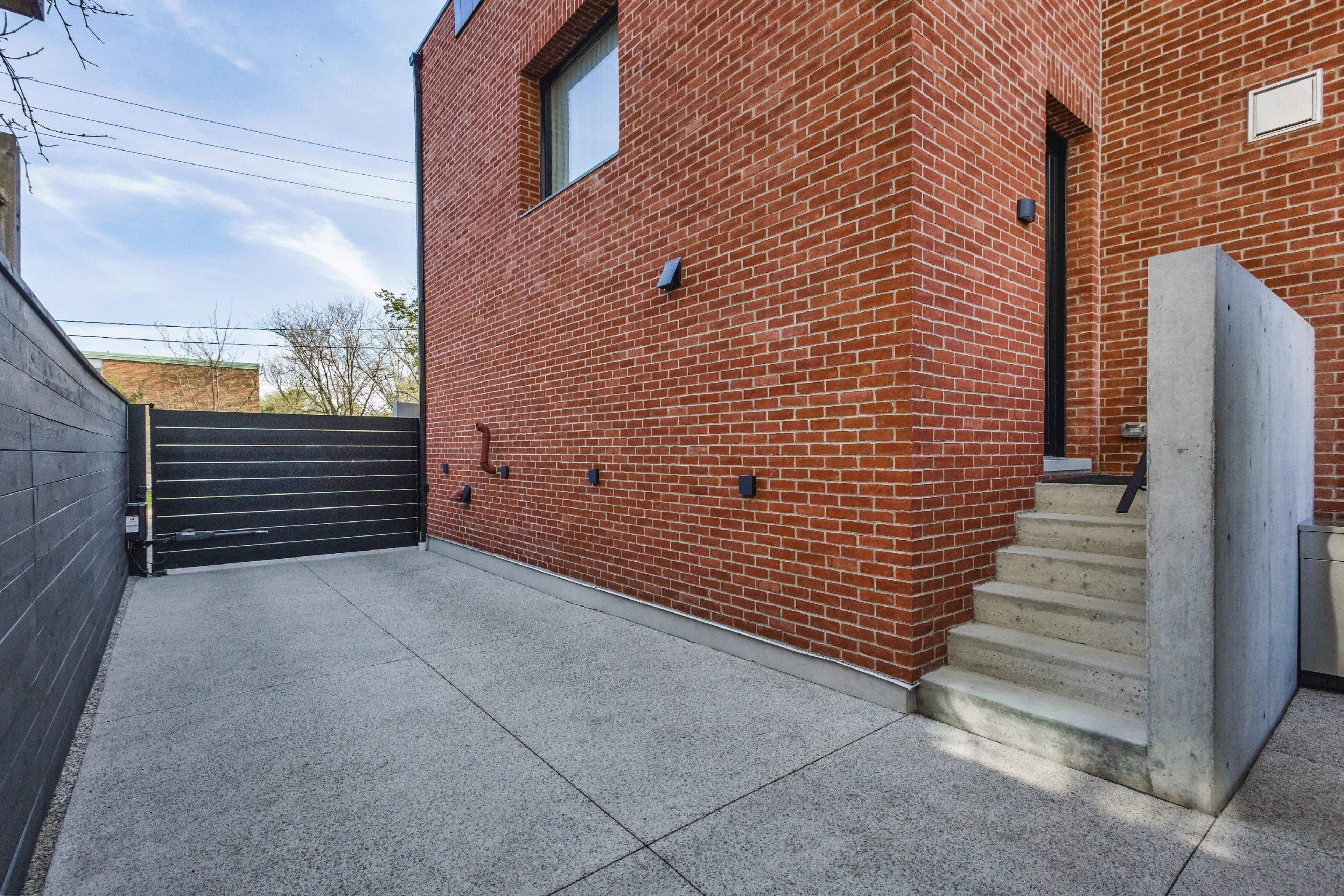 60 Follis Avenue