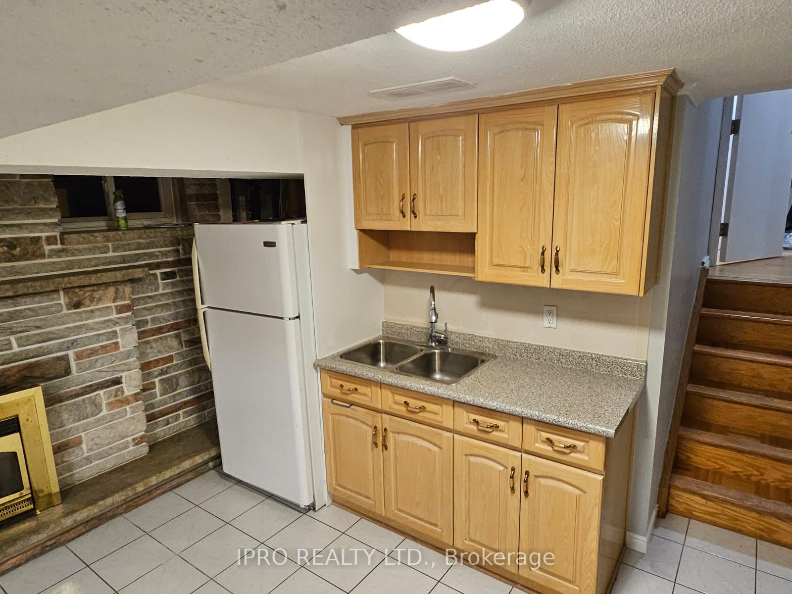 2435 Callum Avenue, #Lower