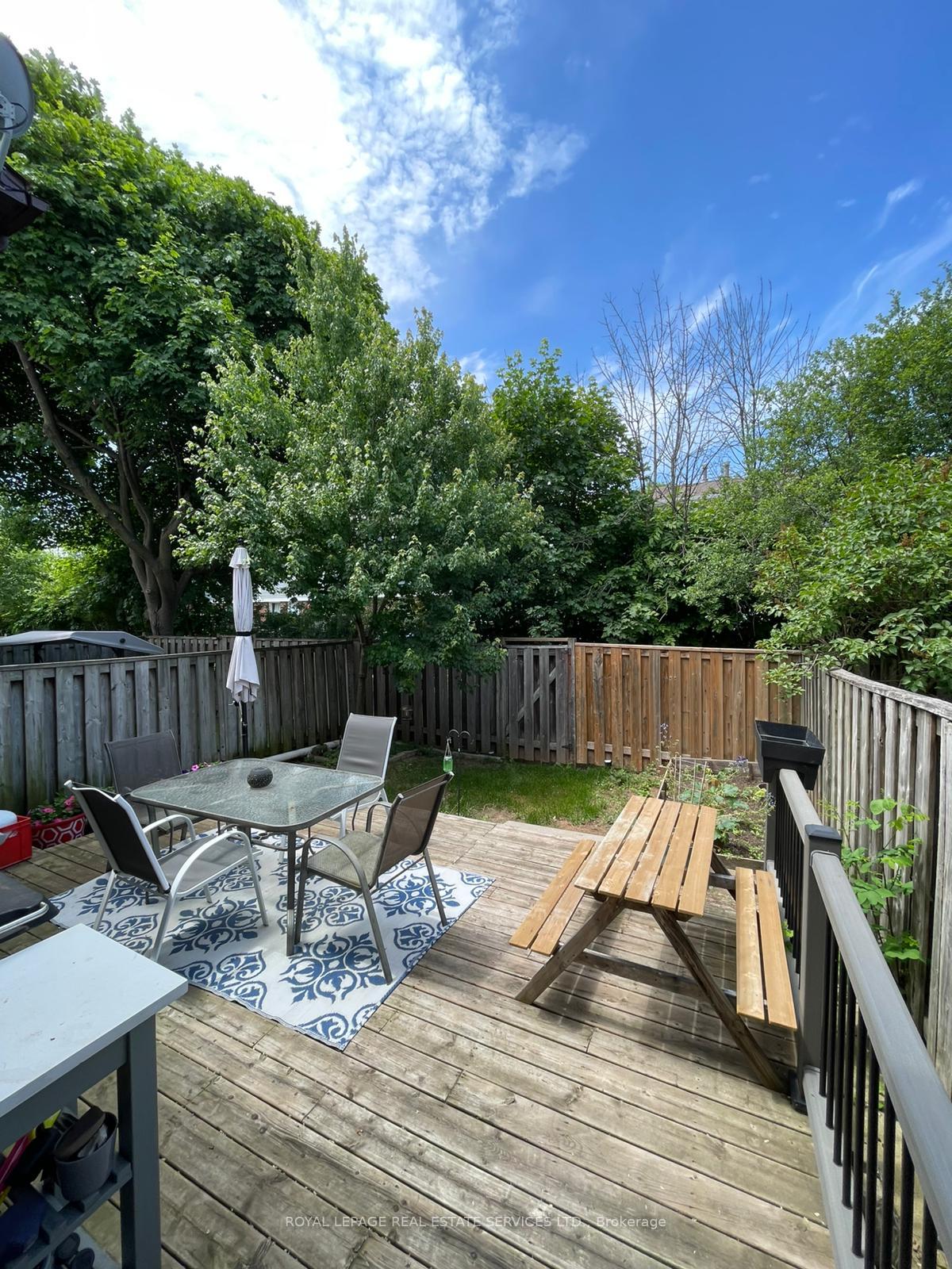 4 Bedrooms Condo at 1450 Sixth, Oakville For sale