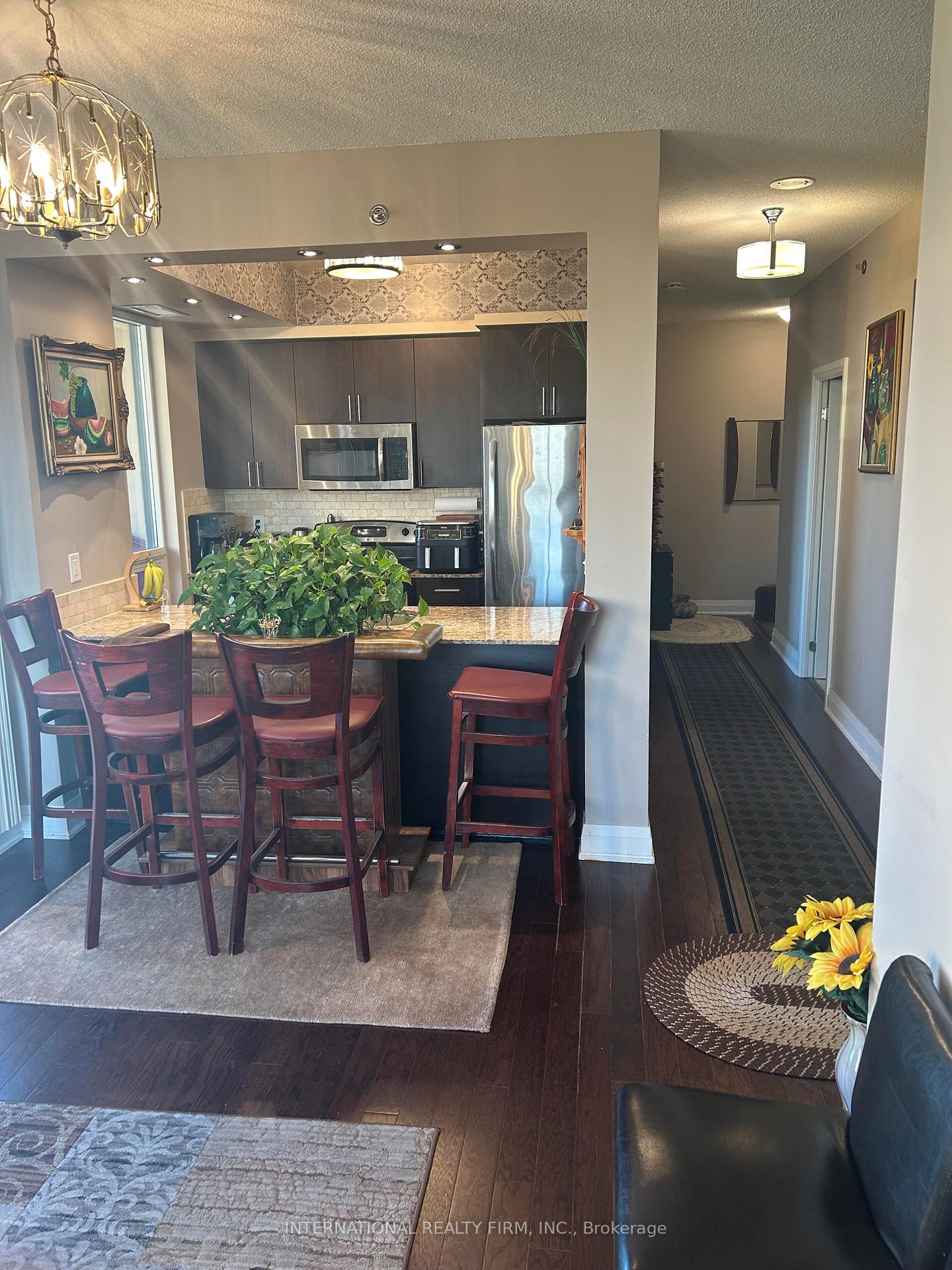 2 Bedrooms Condo at 520 Steeles, Vaughan For sale