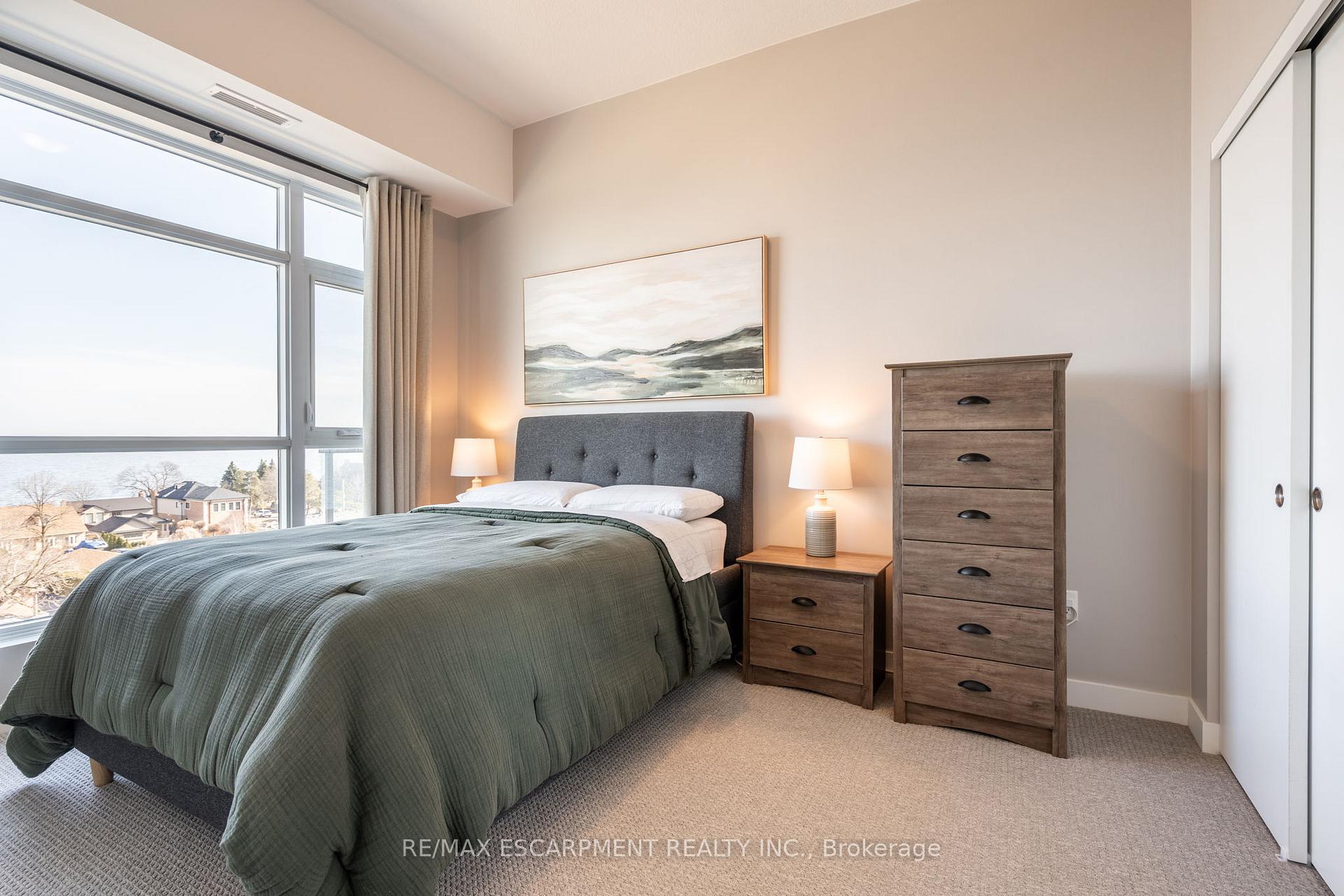 1 Bedroom Condo at 600 North Service, Hamilton For sale