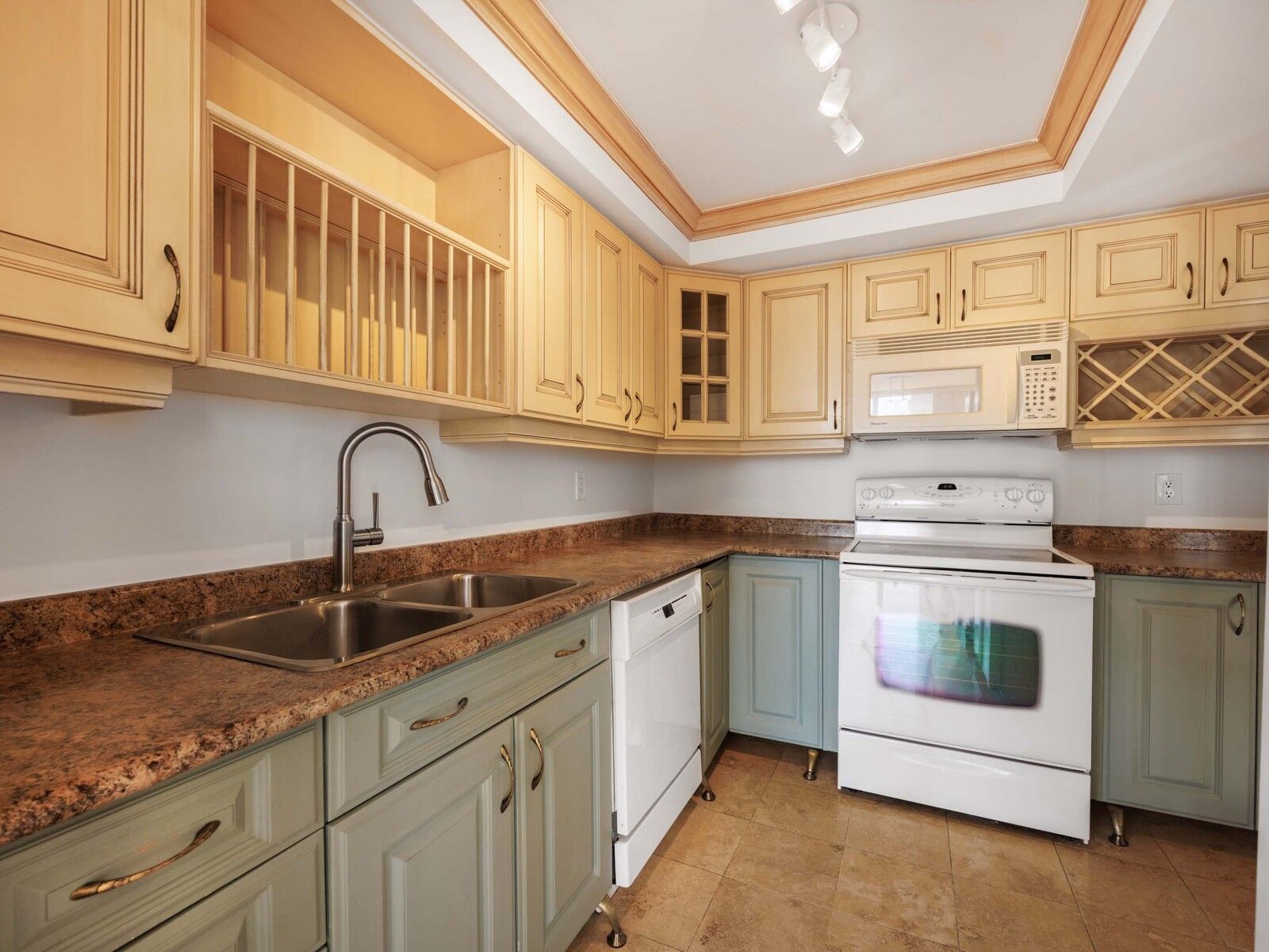 5640 Yonge Street 608
