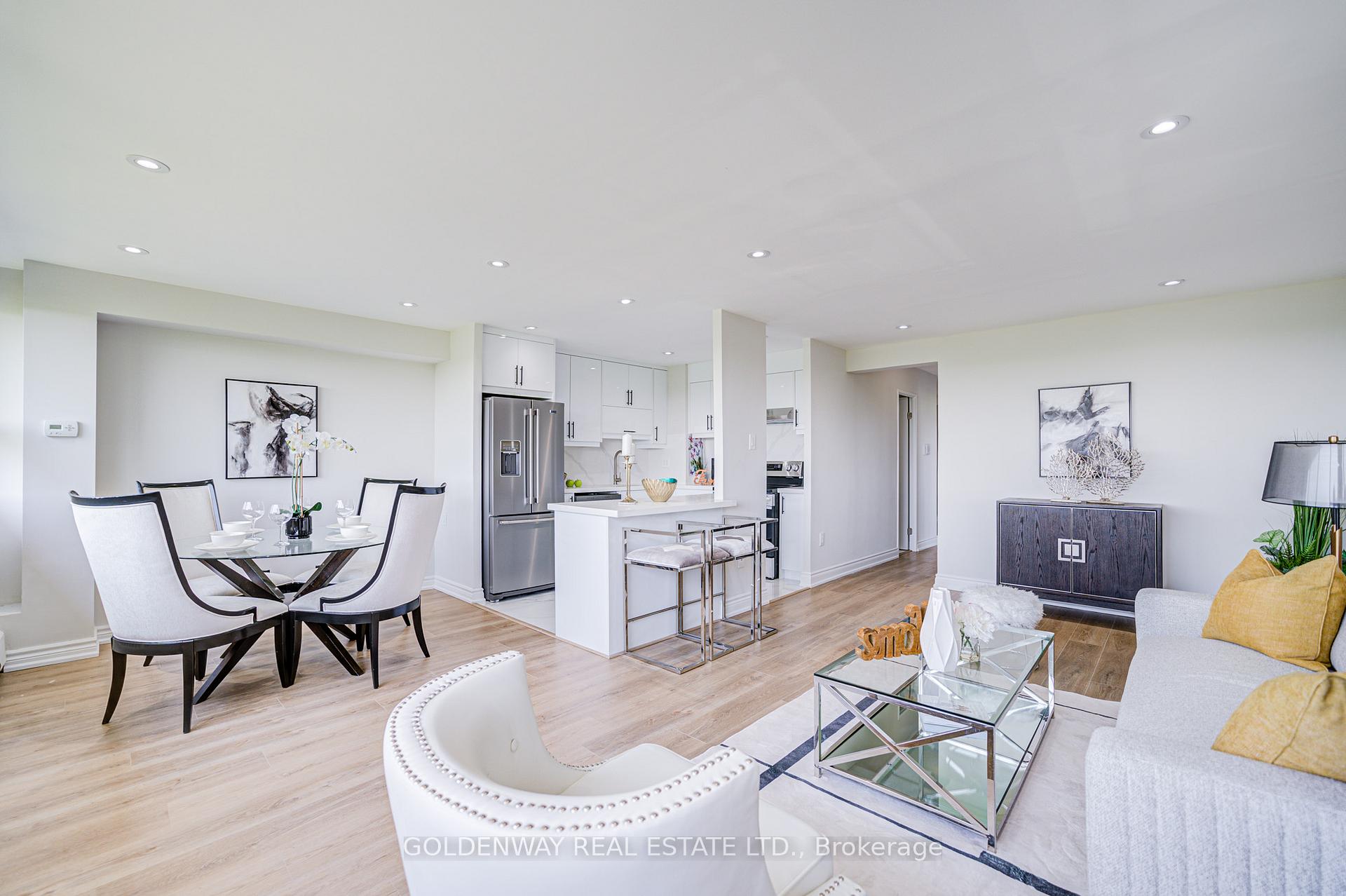 3 Bedrooms Condo at 100 Leeward, Toronto For sale