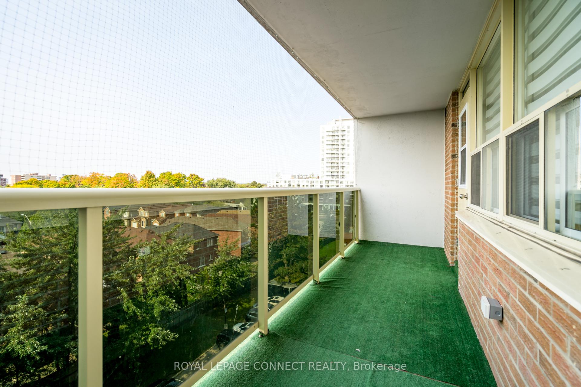 2 Bedrooms Condo at 270 Palmdale,  Toronto For sale