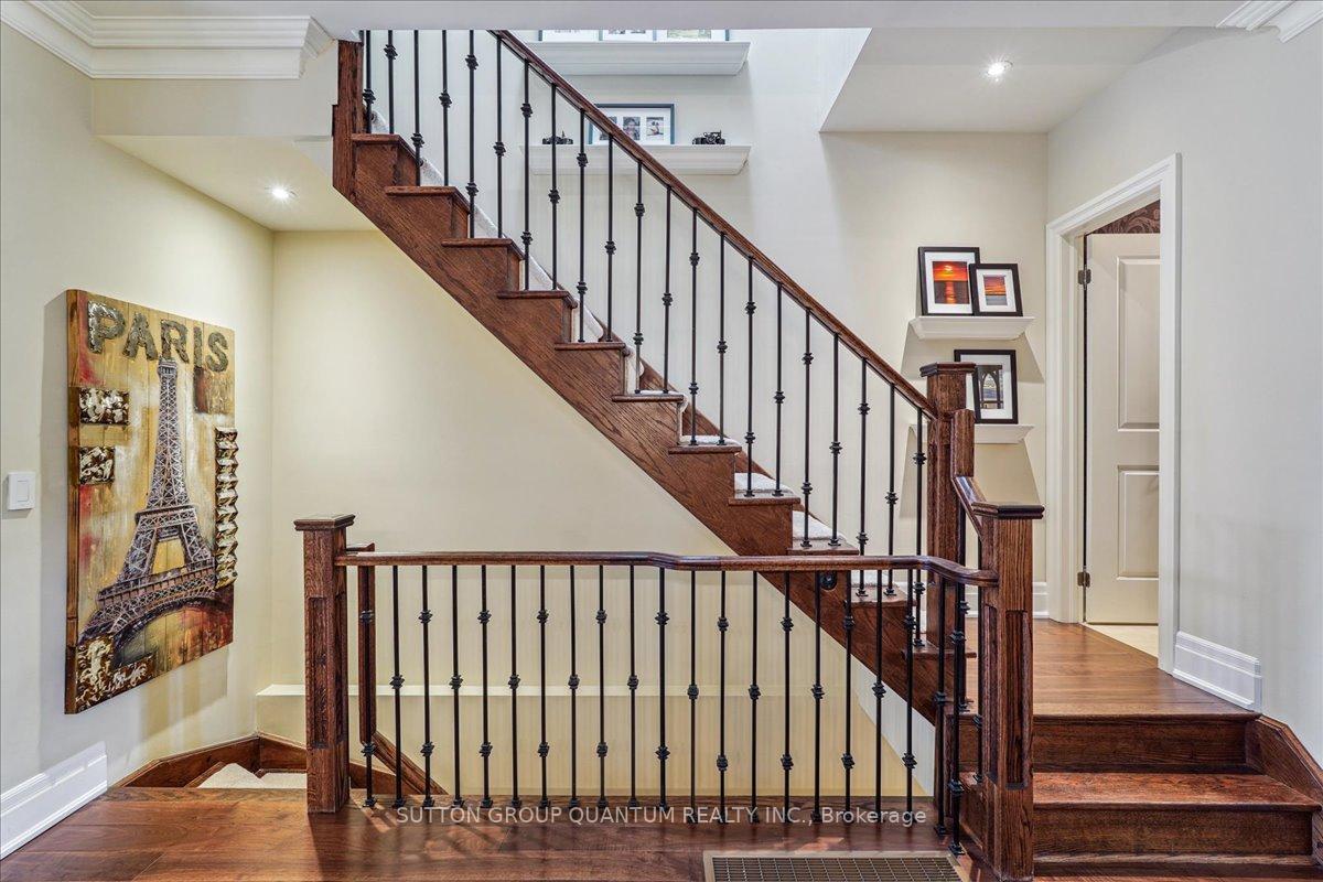 2 Bedrooms Condo at 2378 Marine, Oakville For sale