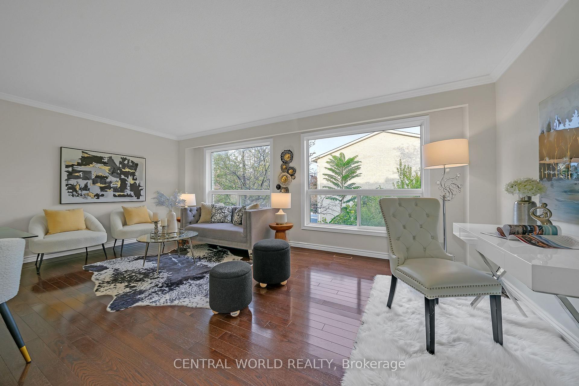 5 Bedrooms Condo at 21 Vega Starway,  Toronto For sale