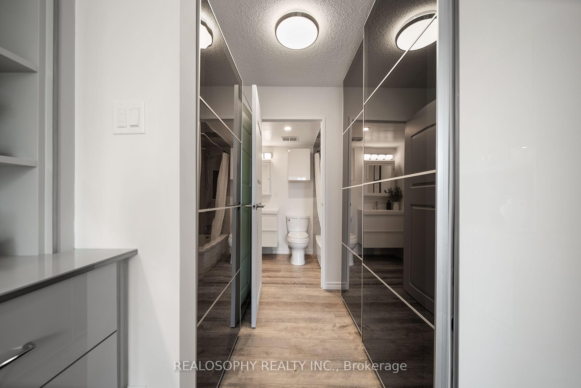 3 Bedrooms Condo at 100 Quebec, Toronto For sale