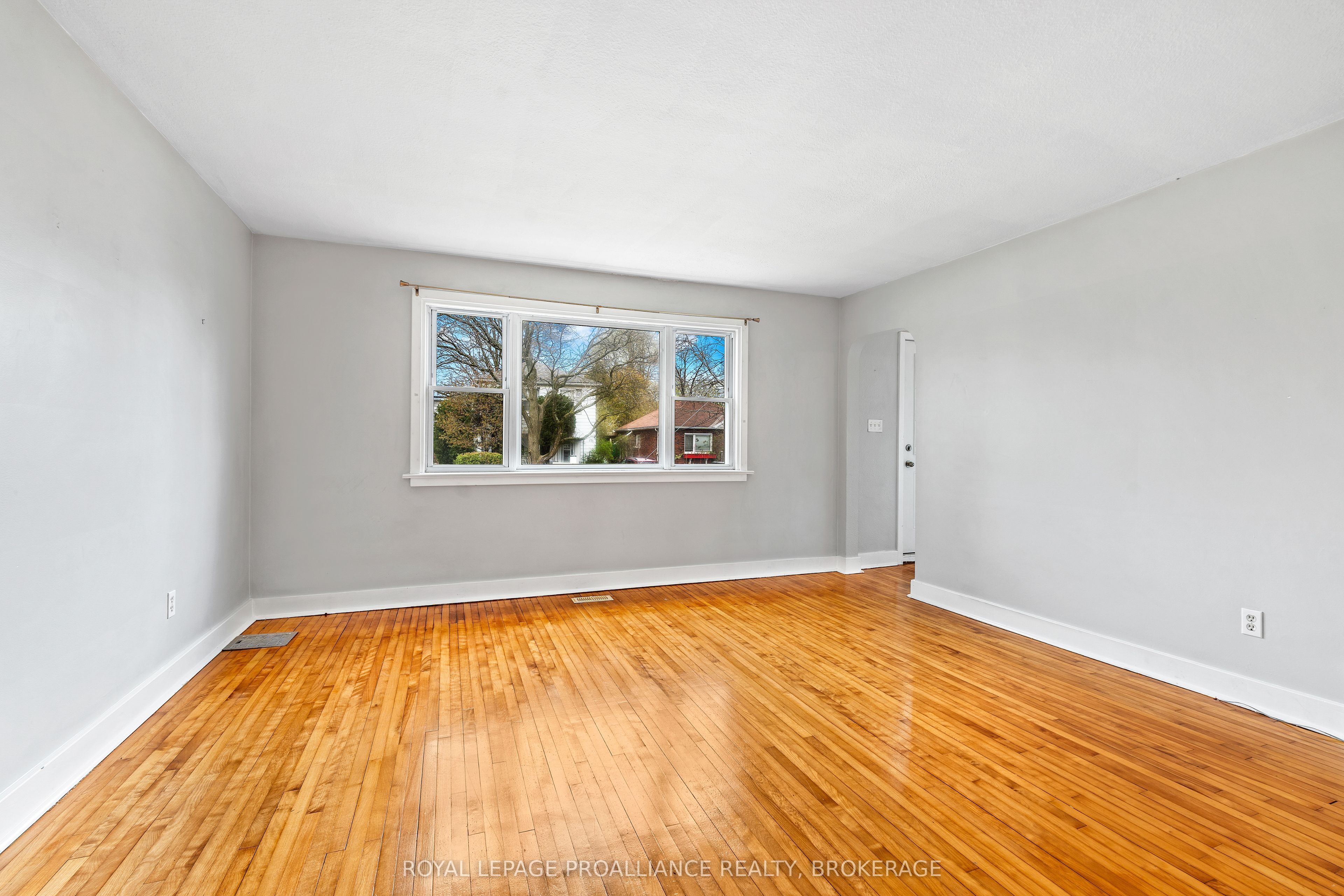 172 Carruthers Avenue