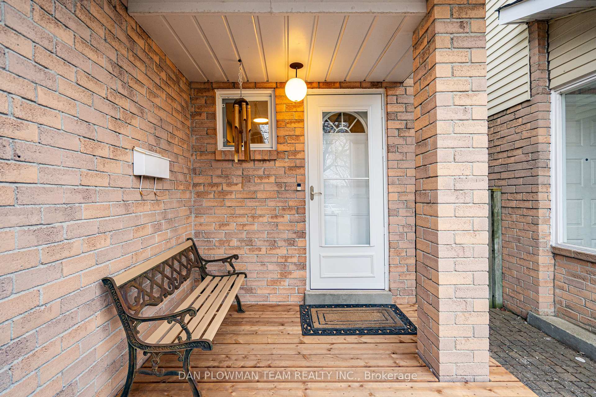 1235 Delmark Court, Oshawa, ON L1H 8K6