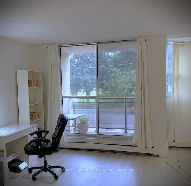 1 Bedroom Condo at 1950 Main,  Hamilton For sale