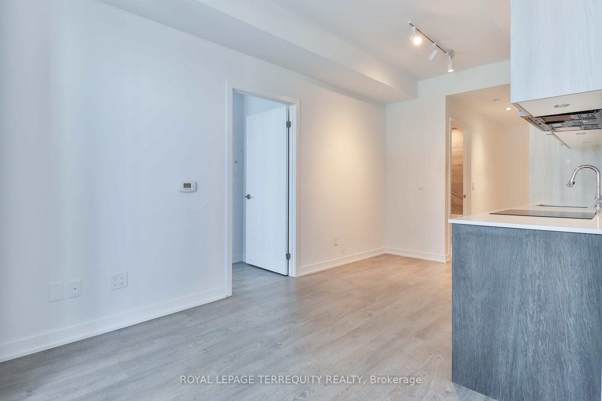 1 Bedroom Condo at 1926 Lake Shore, Toronto For sale