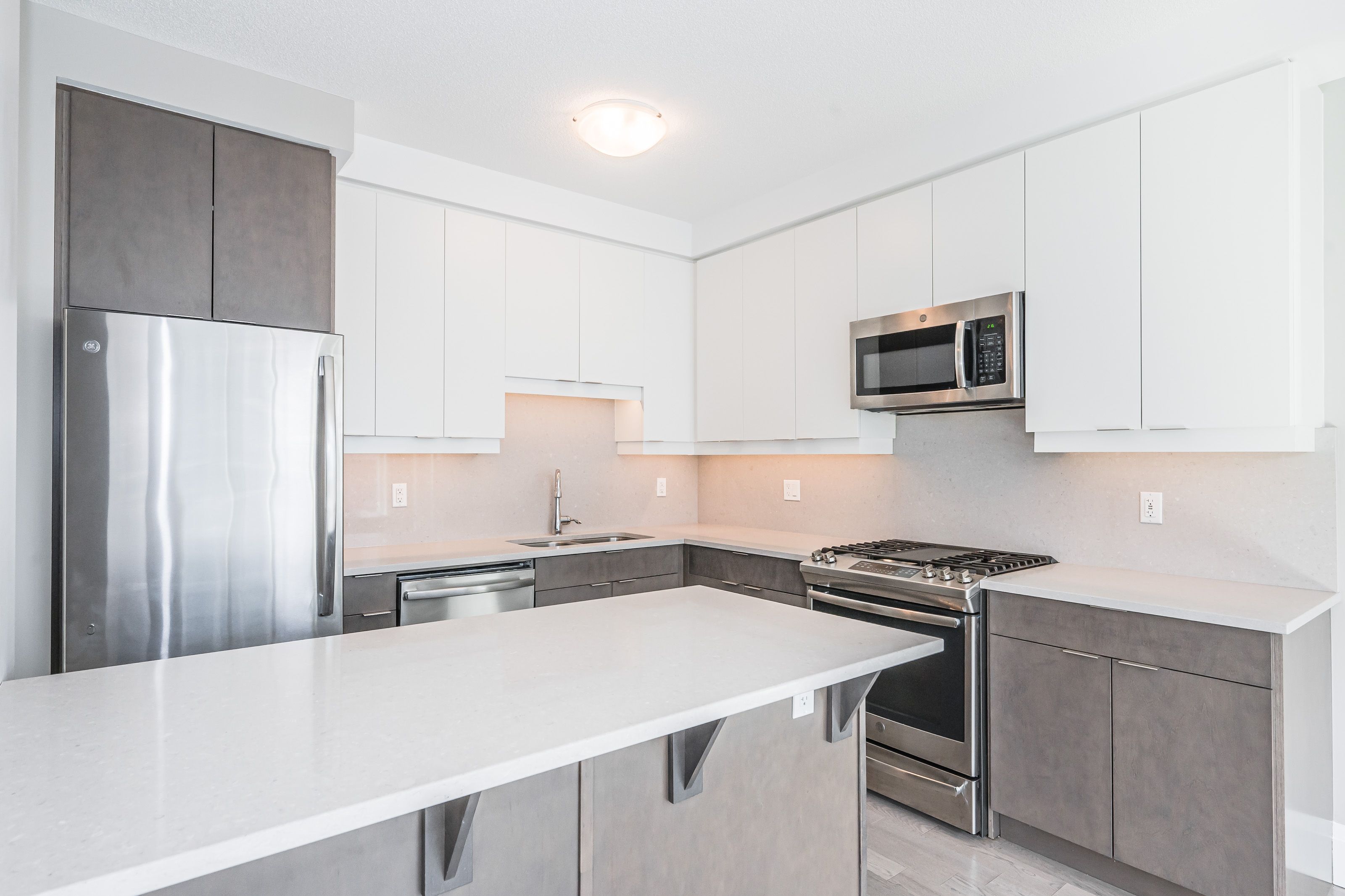 63 Arthur Street S 801