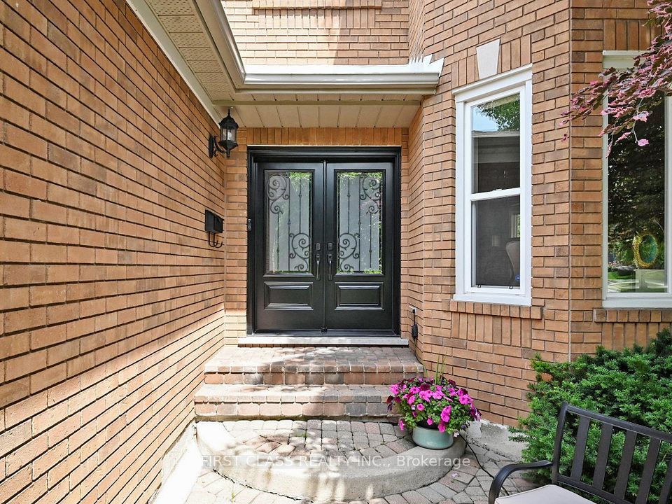 3940 Rolling Valley