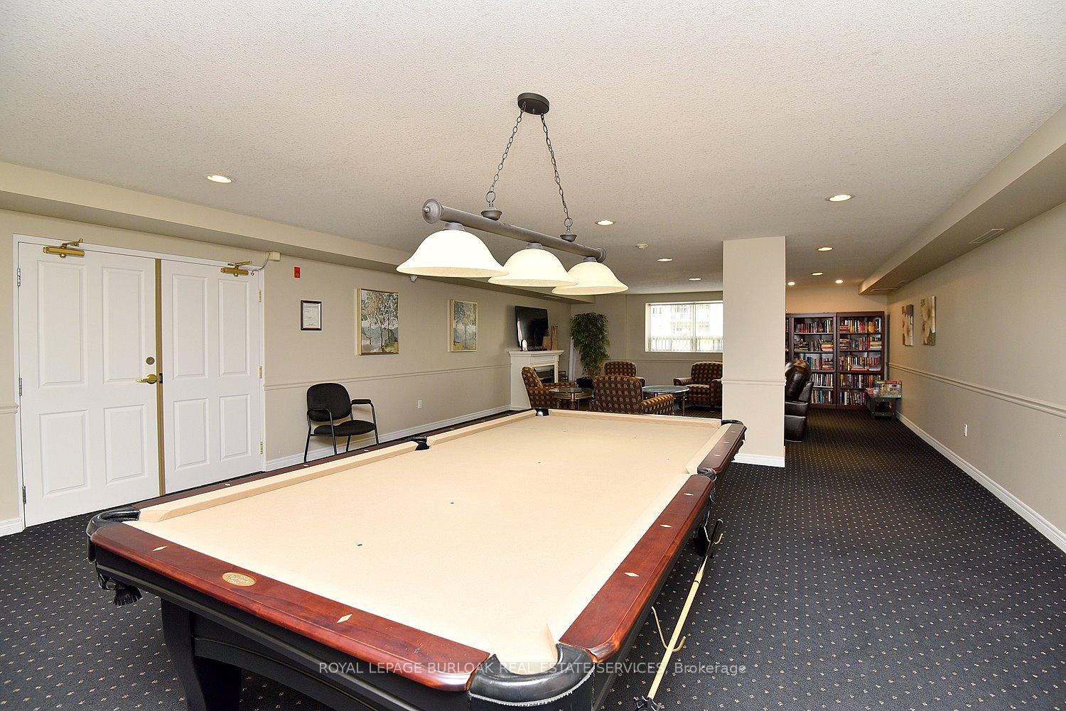 2 Bedrooms Condo at 1998 Ironstone, Burlington For sale