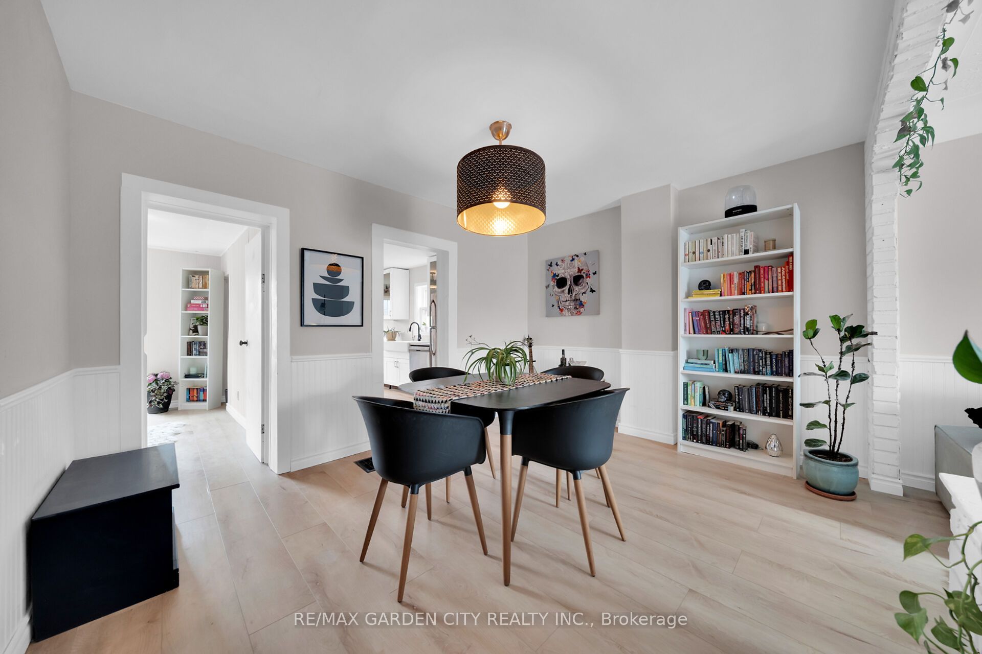 92 GLENDALE Avenue N