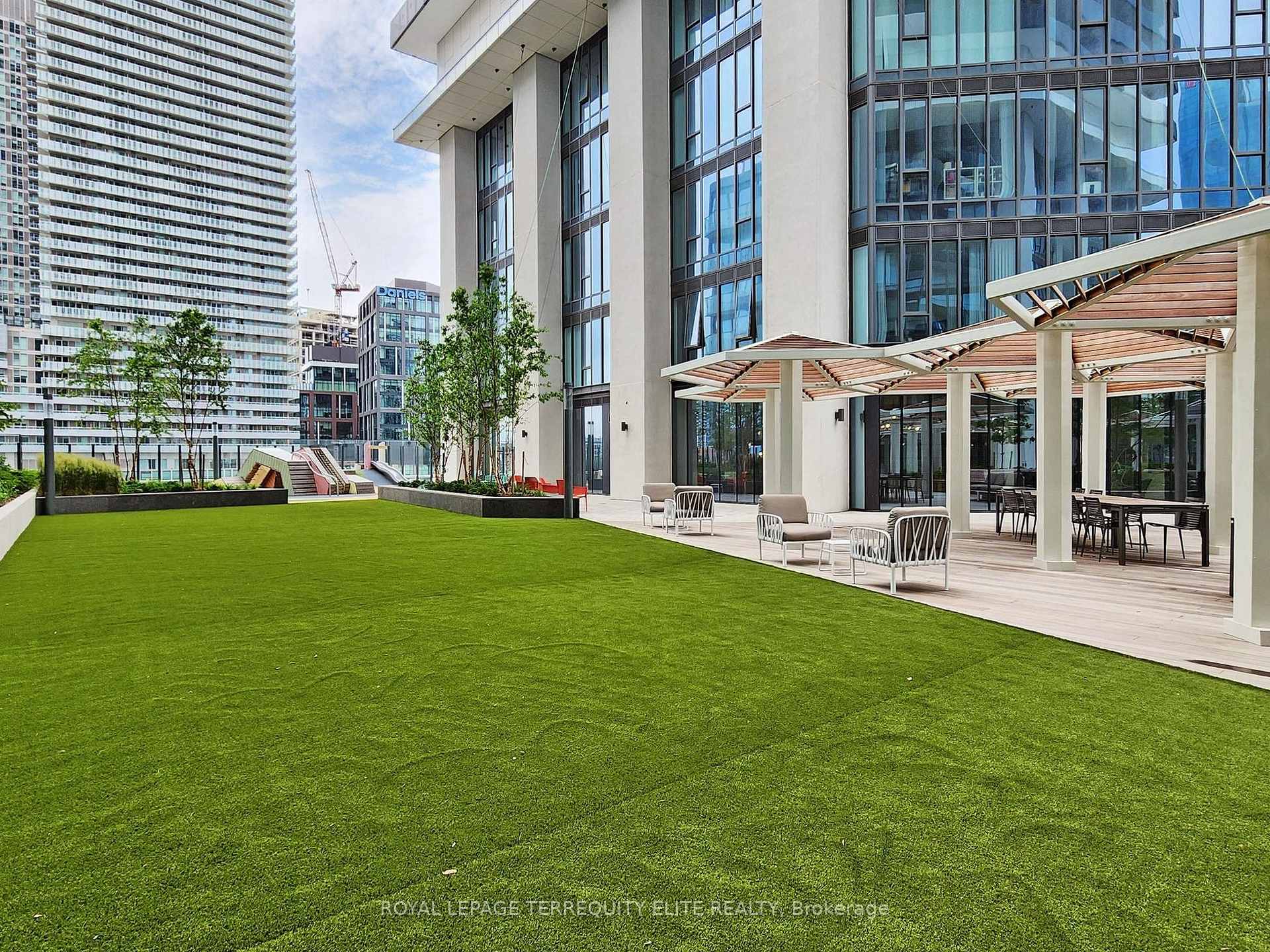 1 Bedroom Condo at 55 Cooper, Toronto For sale