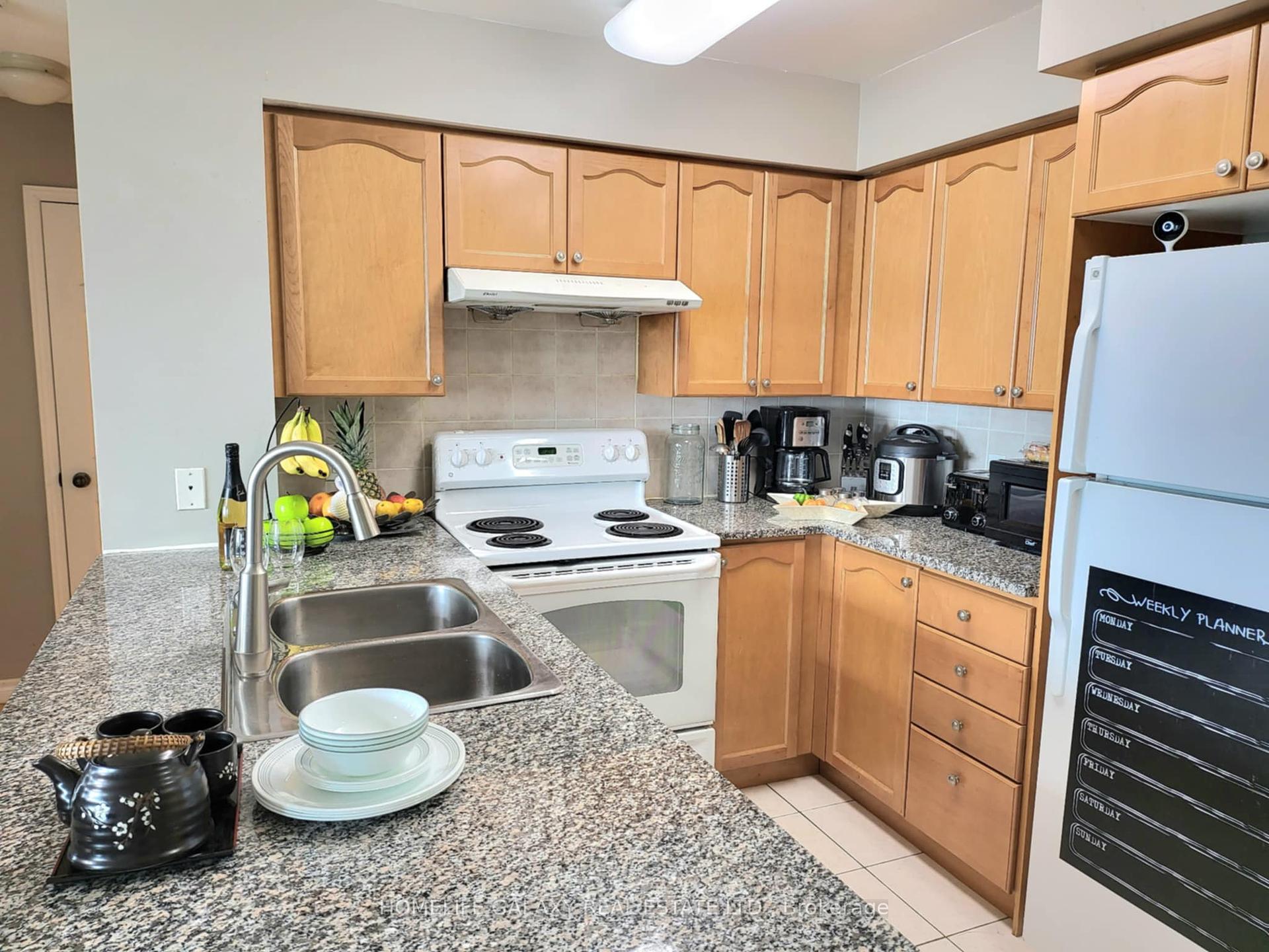 3 Bedrooms Condo at 68 Grangeway, Toronto For sale