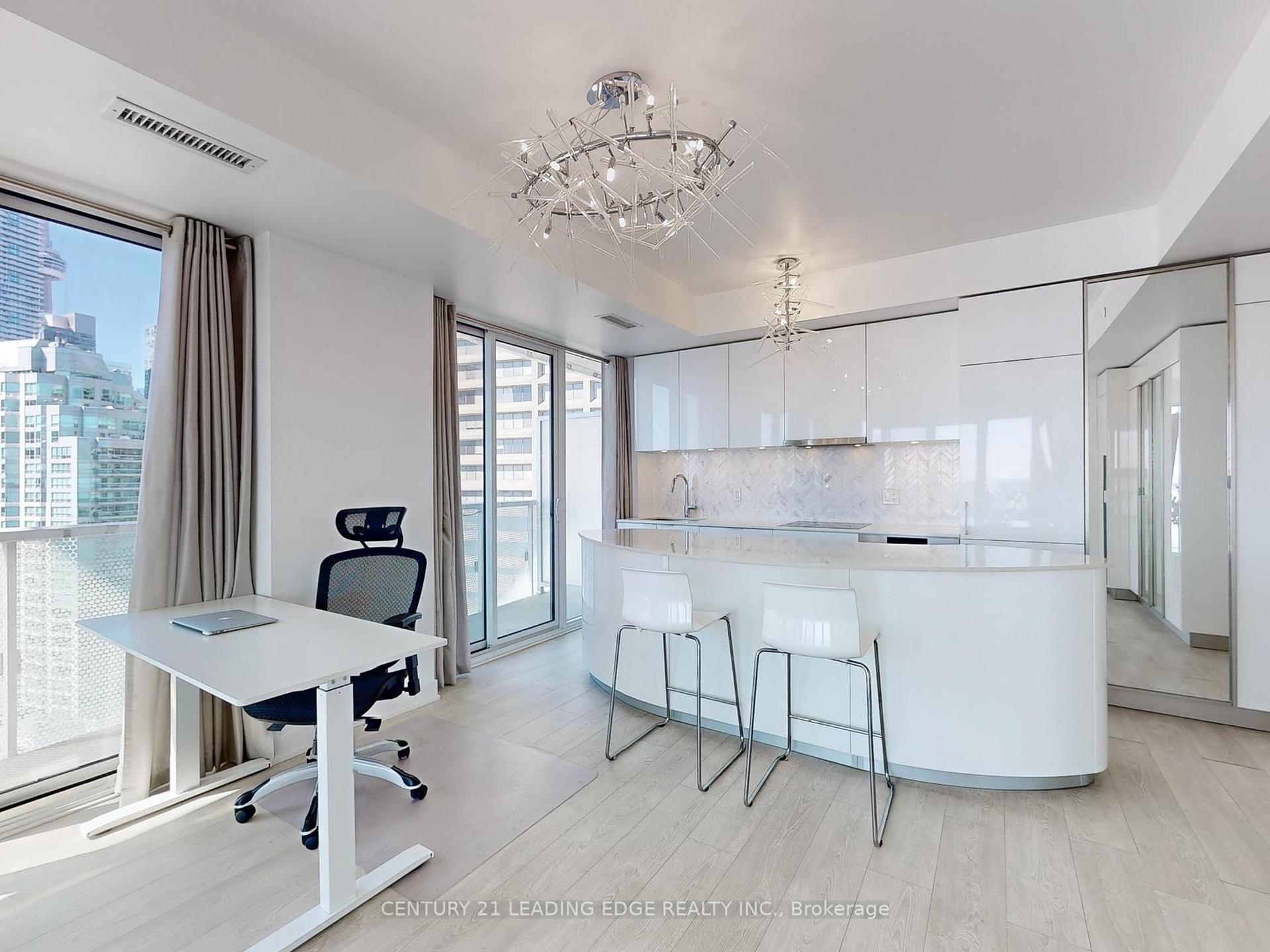 1 Bedroom Condo at 15 Queens,  Toronto For sale